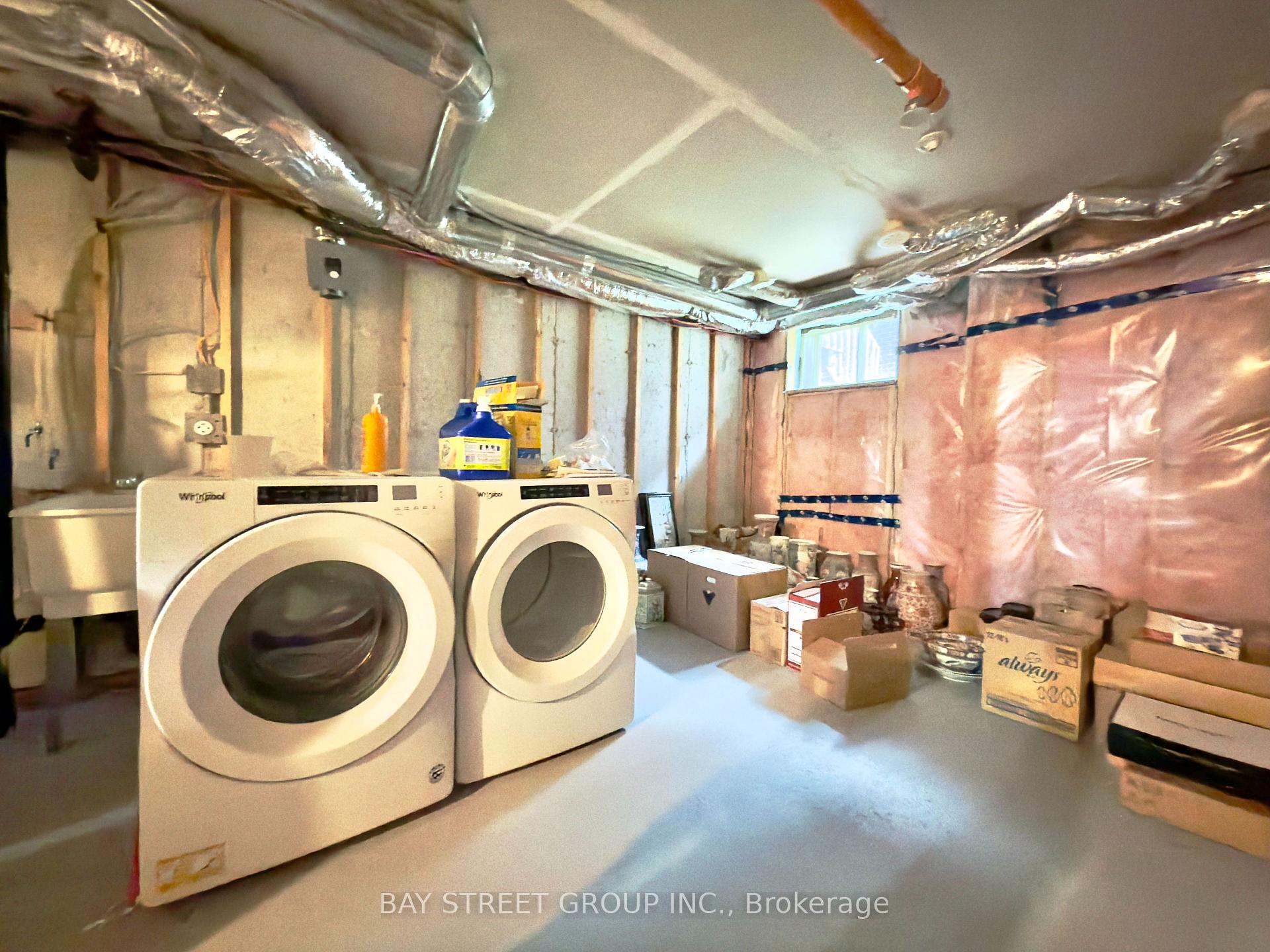 Photo 25 of 26 William Duncan Road, North York, Downsview-Roding-CFB — HOMEH