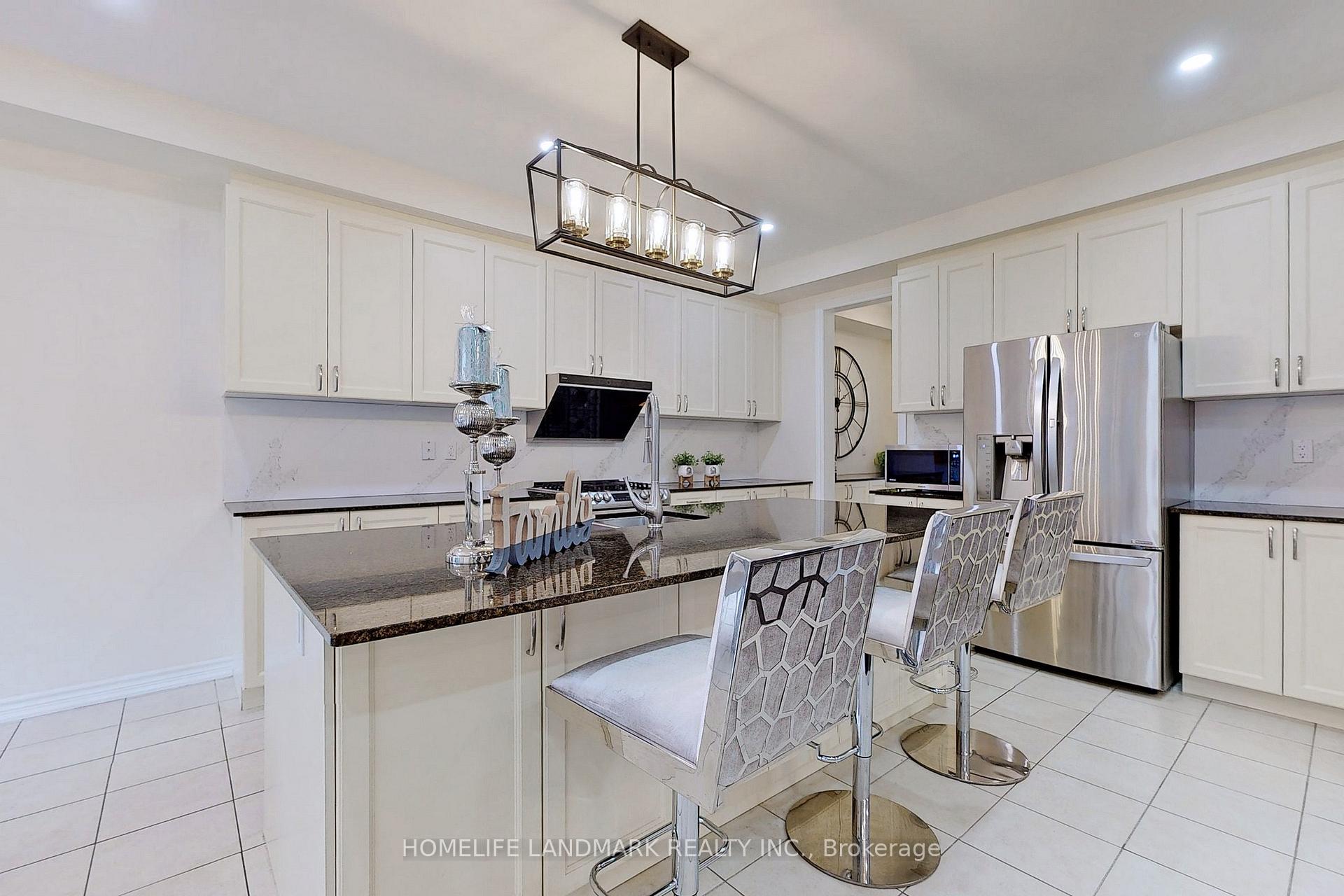 Photo 14 of 75 Mitchell Place, Newmarket, Glenway Estates — HOMEH
