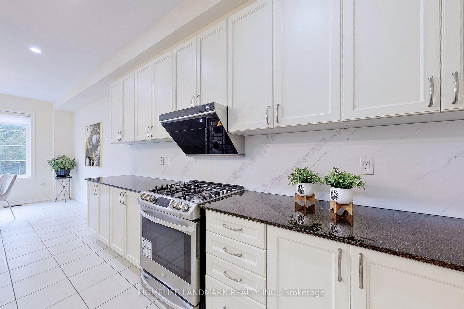 Photo 17 of 75 Mitchell Place, Newmarket, Glenway Estates — HOMEH