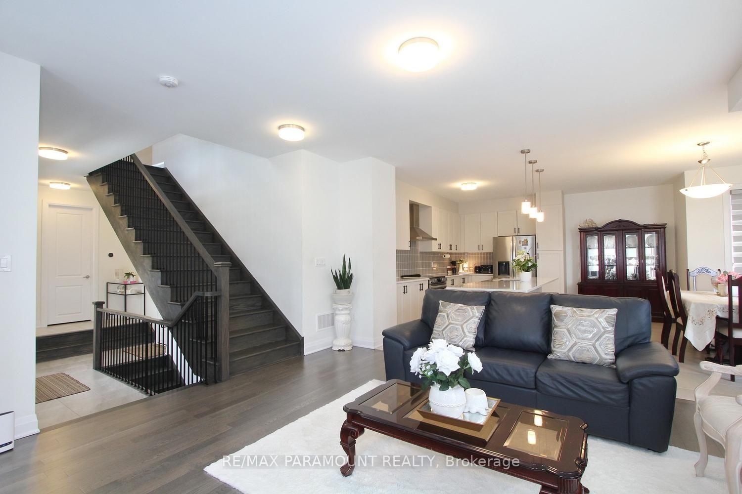 Photo 7 of 24 Kings Hill Drive, Brampton, Northwest Brampton — HOMEH