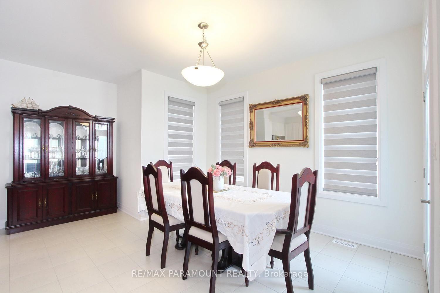 Photo 8 of 24 Kings Hill Drive, Brampton, Northwest Brampton — HOMEH