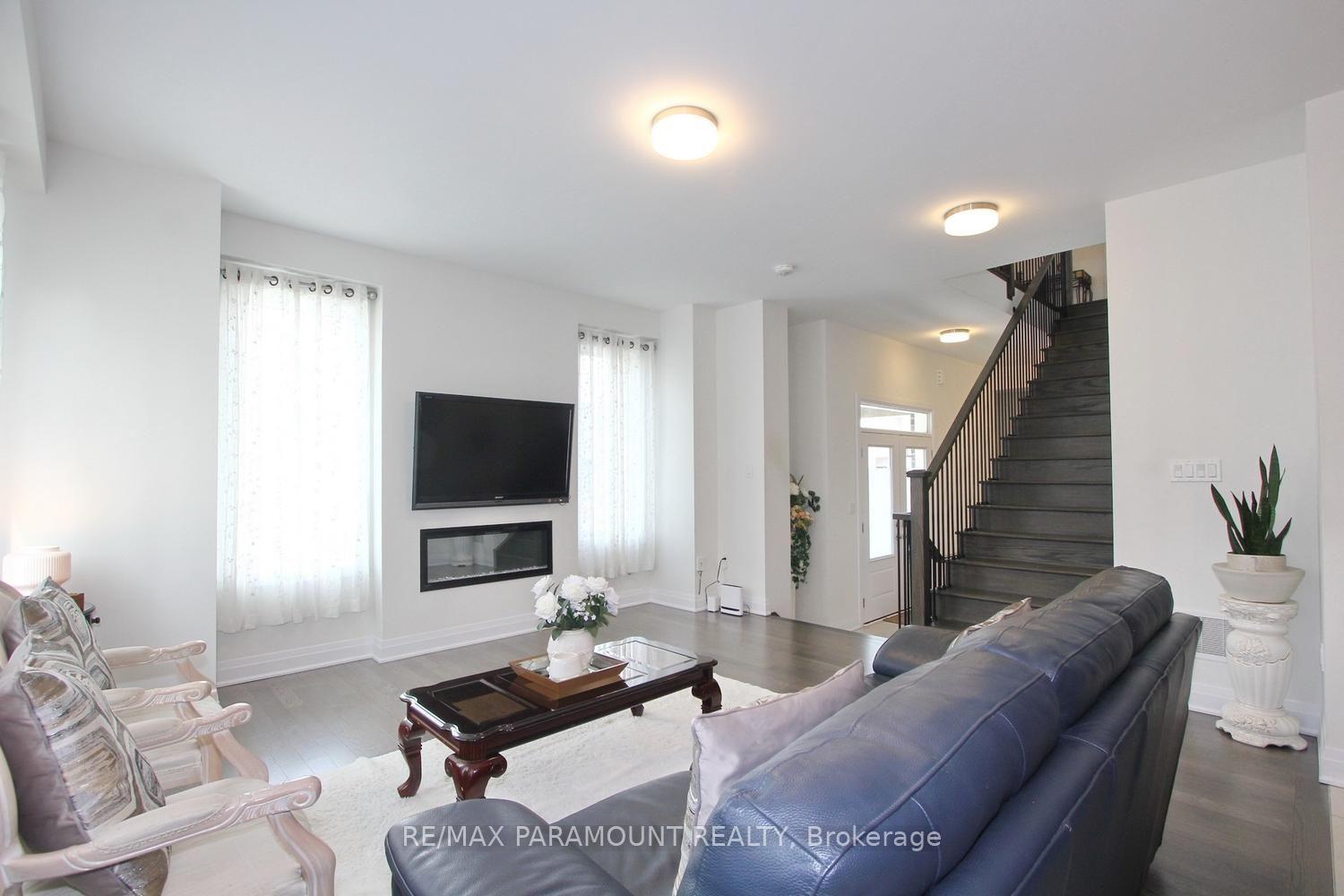 Photo 10 of 24 Kings Hill Drive, Brampton, Northwest Brampton — HOMEH
