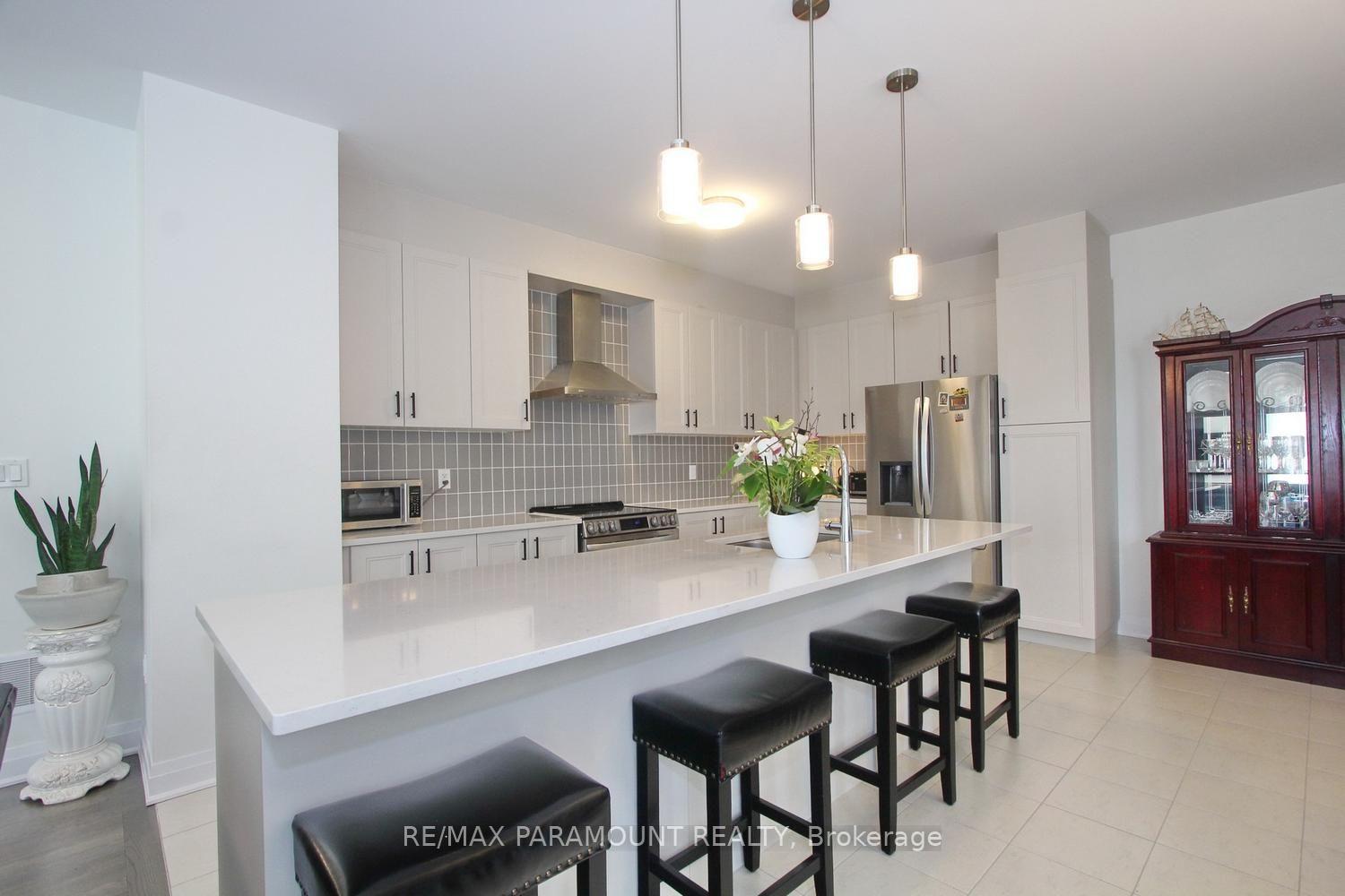 Photo 14 of 24 Kings Hill Drive, Brampton, Northwest Brampton — HOMEH