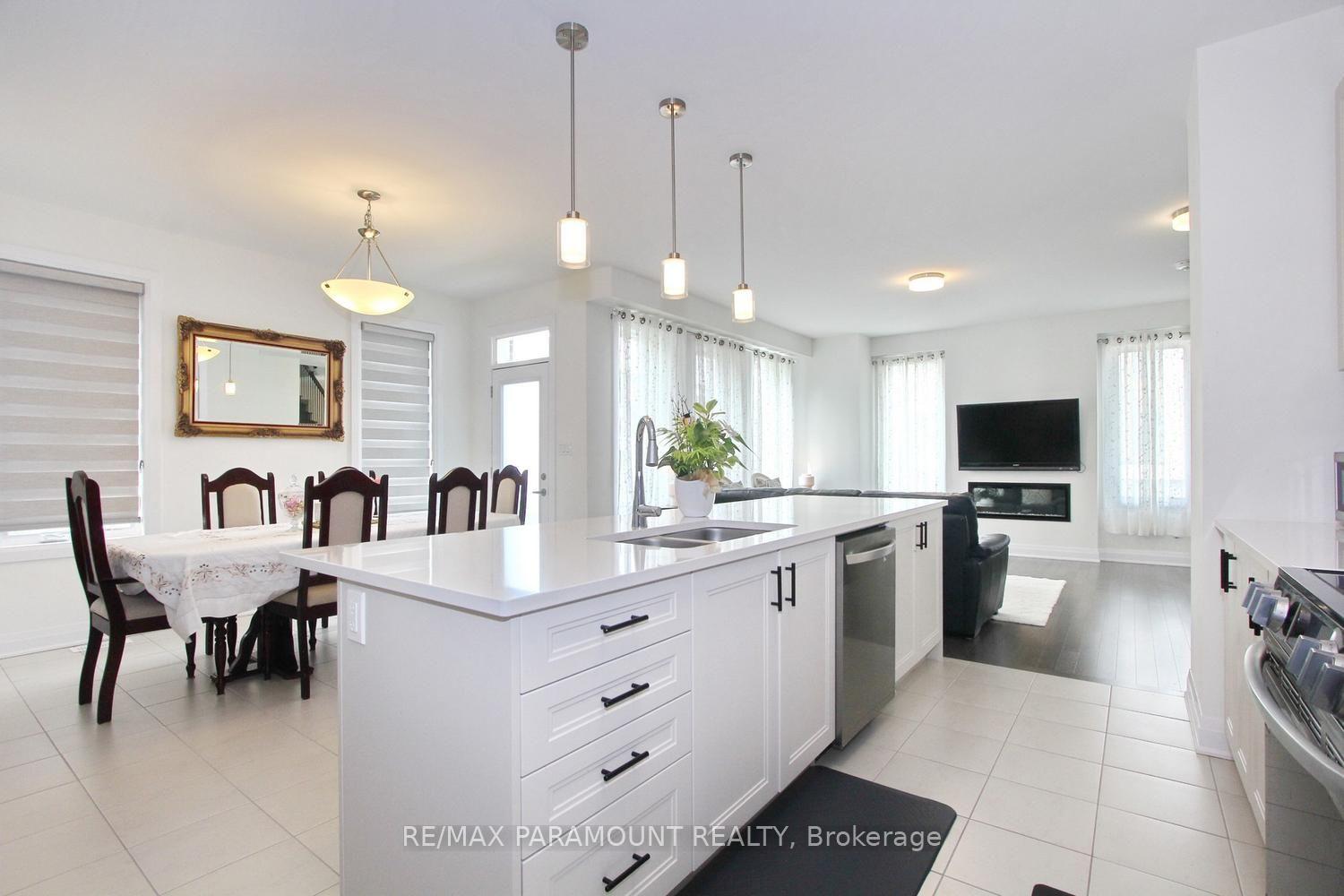 Photo 15 of 24 Kings Hill Drive, Brampton, Northwest Brampton — HOMEH