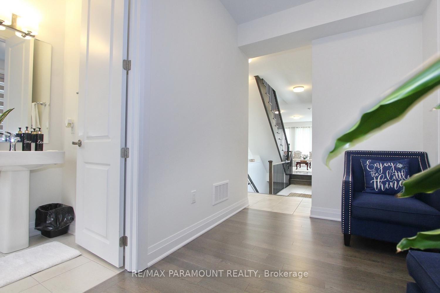 Photo 18 of 24 Kings Hill Drive, Brampton, Northwest Brampton — HOMEH