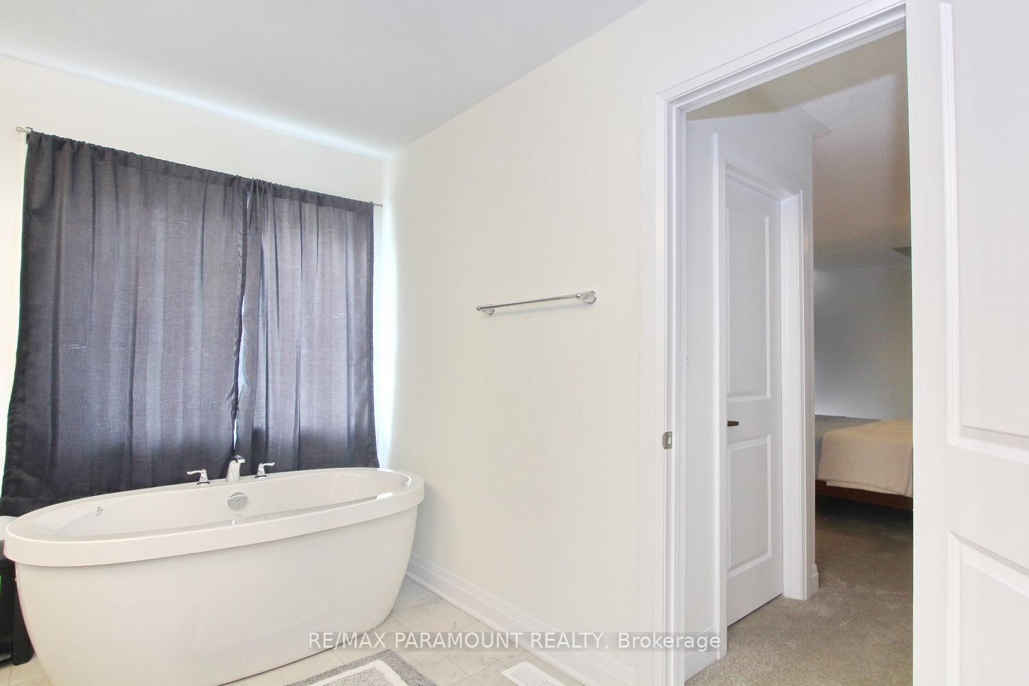Photo 24 of 24 Kings Hill Drive, Brampton, Northwest Brampton — HOMEH