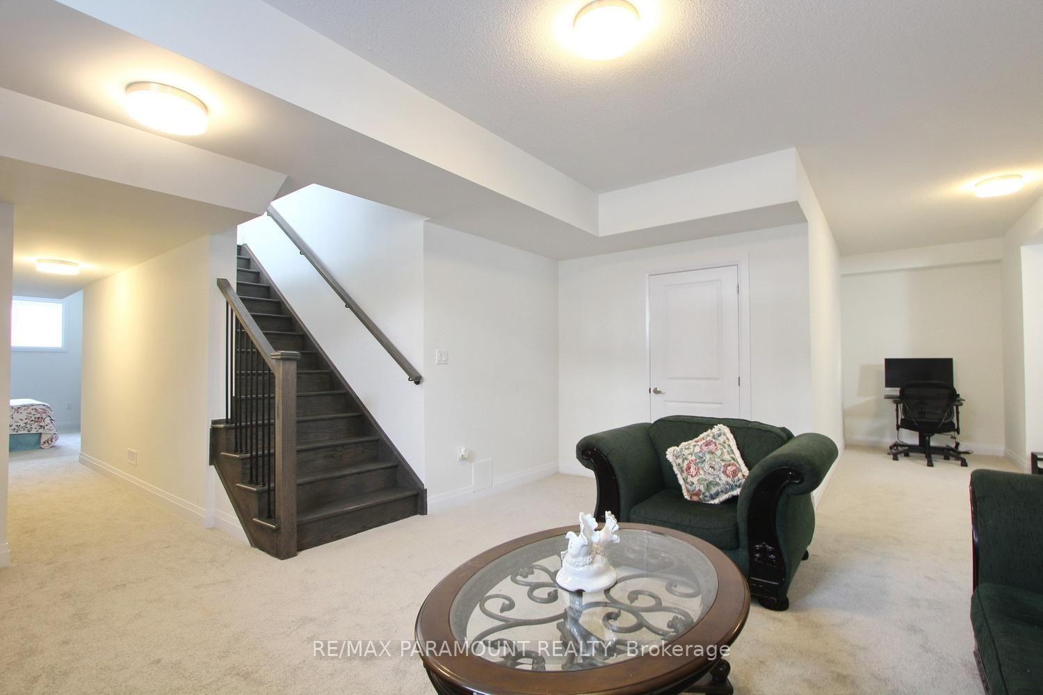 Photo 37 of 24 Kings Hill Drive, Brampton, Northwest Brampton — HOMEH
