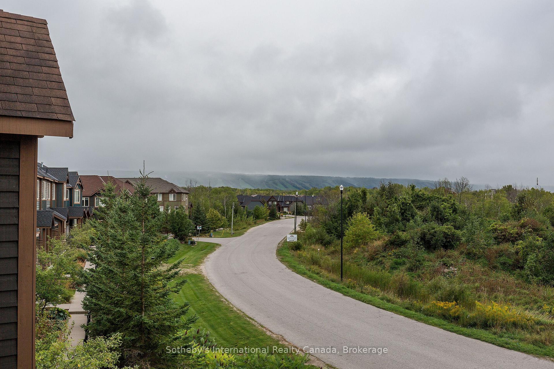 Photo 17 of 32 Joseph Trail, Collingwood — HOMEH