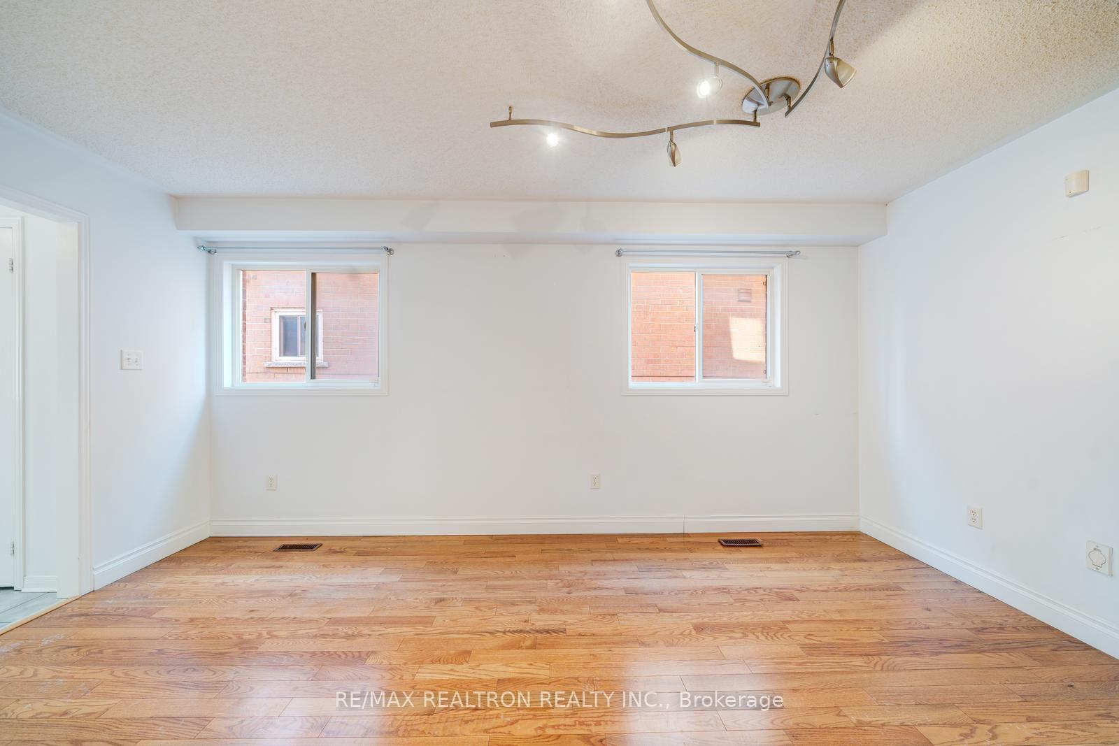 Photo 7 of 60 Harmony Road, Vaughan, Patterson — HOMEH