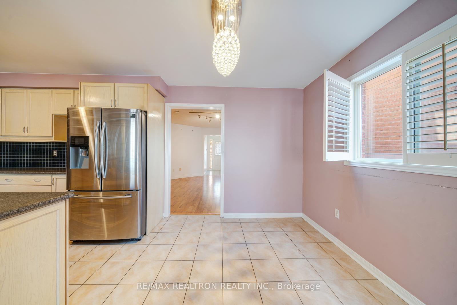 Photo 11 of 60 Harmony Road, Vaughan, Patterson — HOMEH