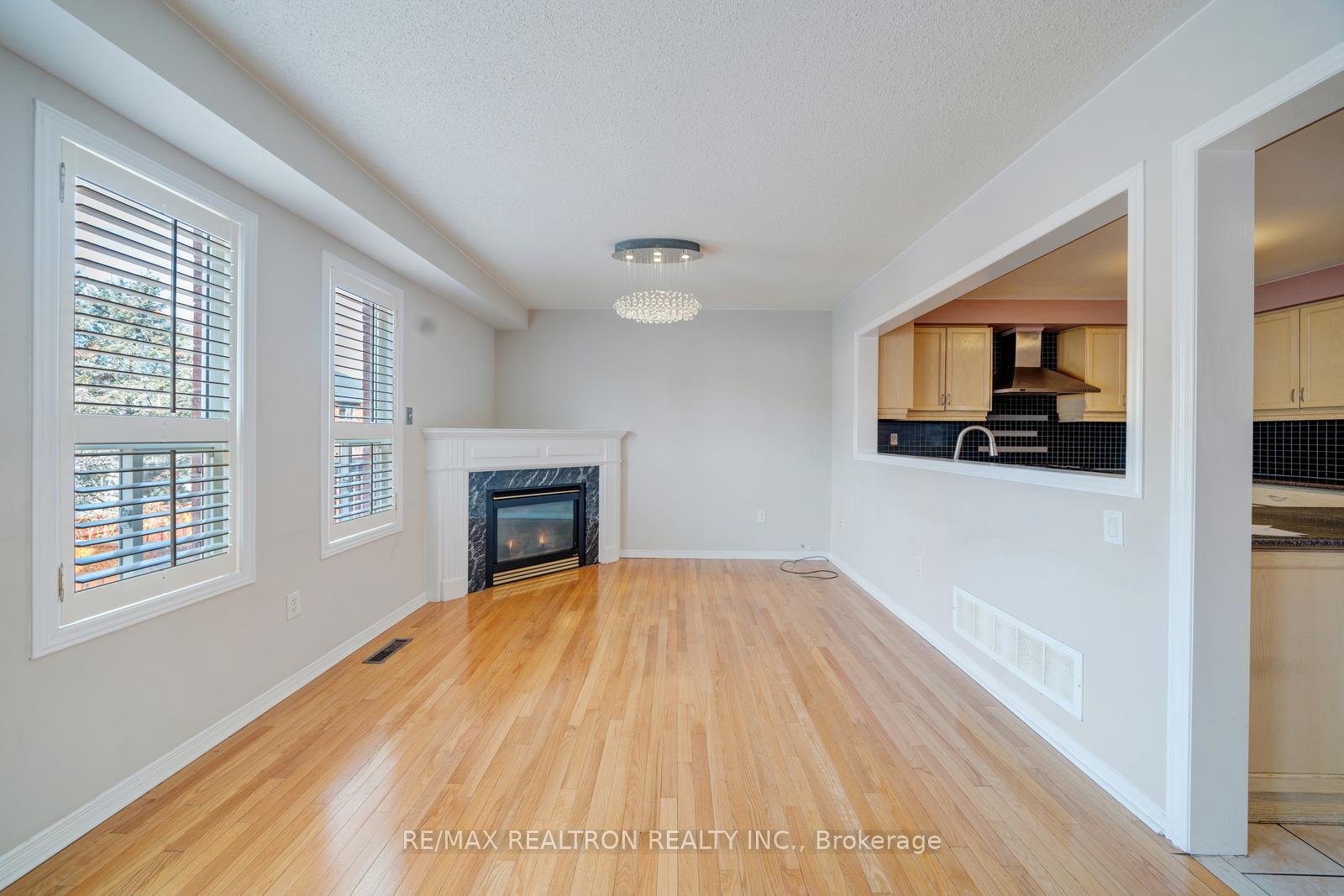 Photo 16 of 60 Harmony Road, Vaughan, Patterson — HOMEH