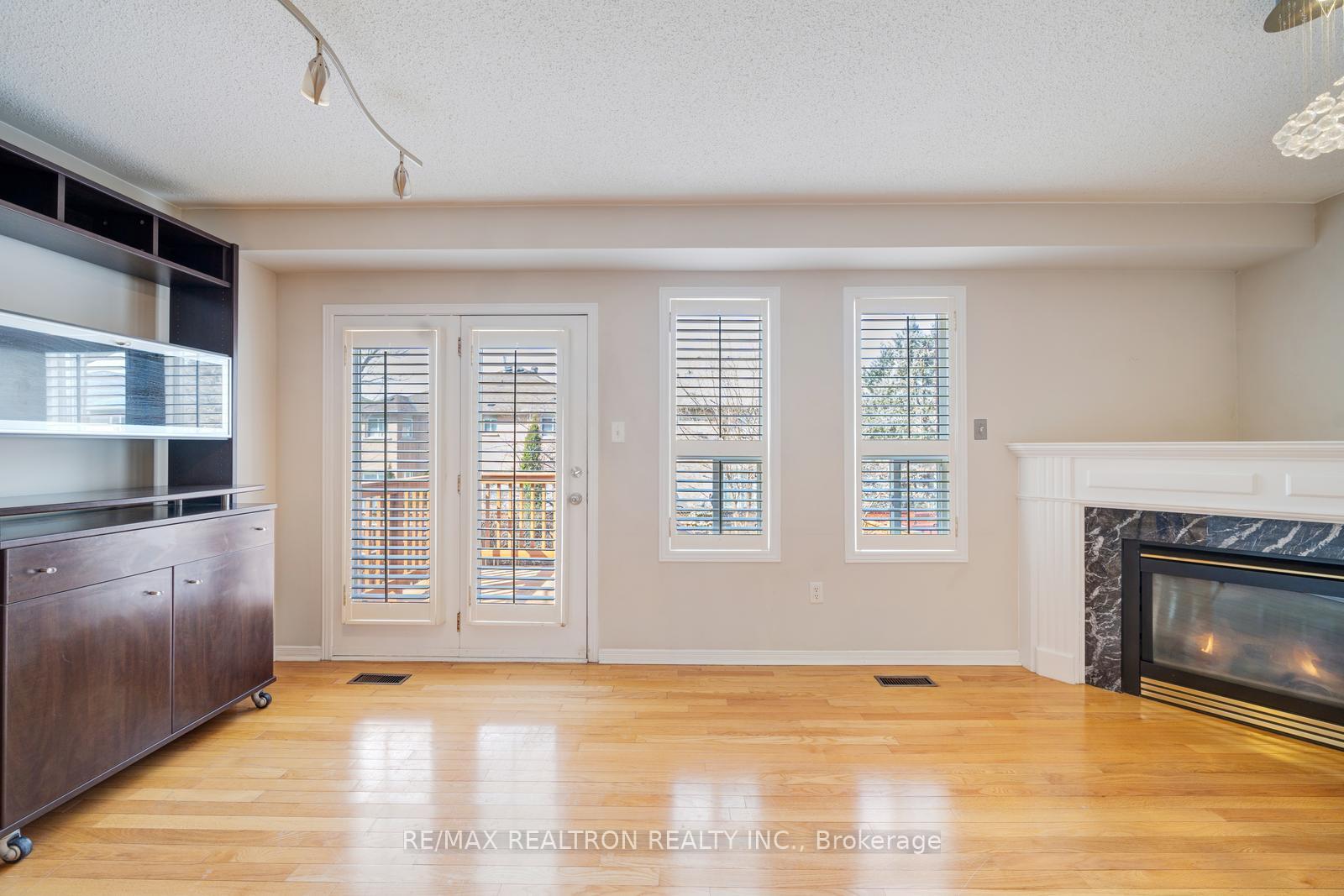 Photo 17 of 60 Harmony Road, Vaughan, Patterson — HOMEH