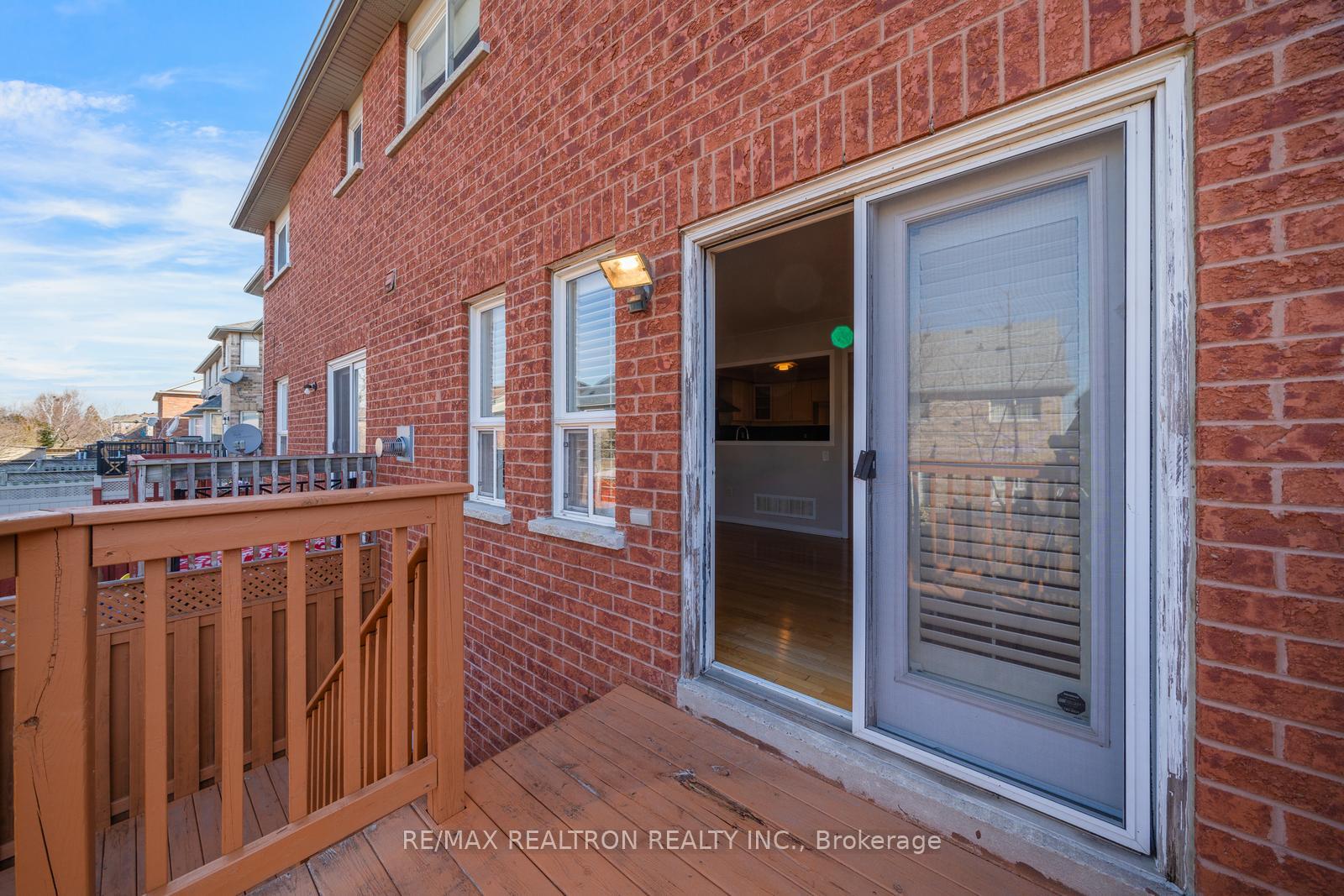 Photo 18 of 60 Harmony Road, Vaughan, Patterson — HOMEH
