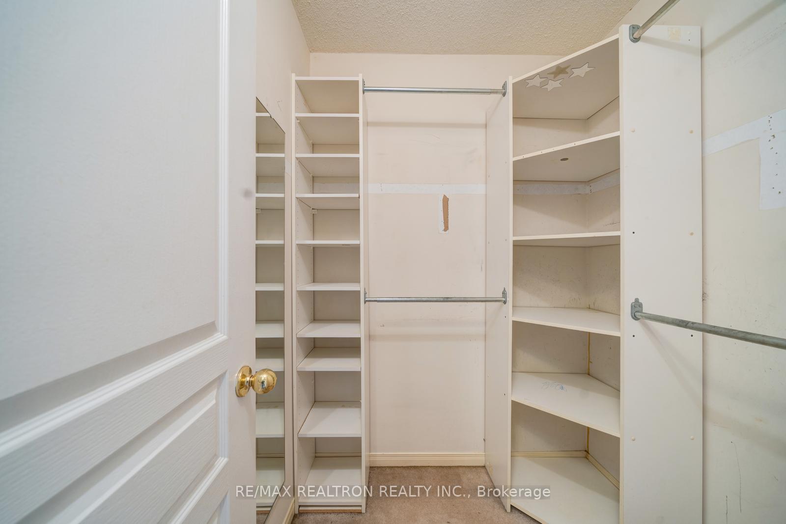Photo 24 of 60 Harmony Road, Vaughan, Patterson — HOMEH