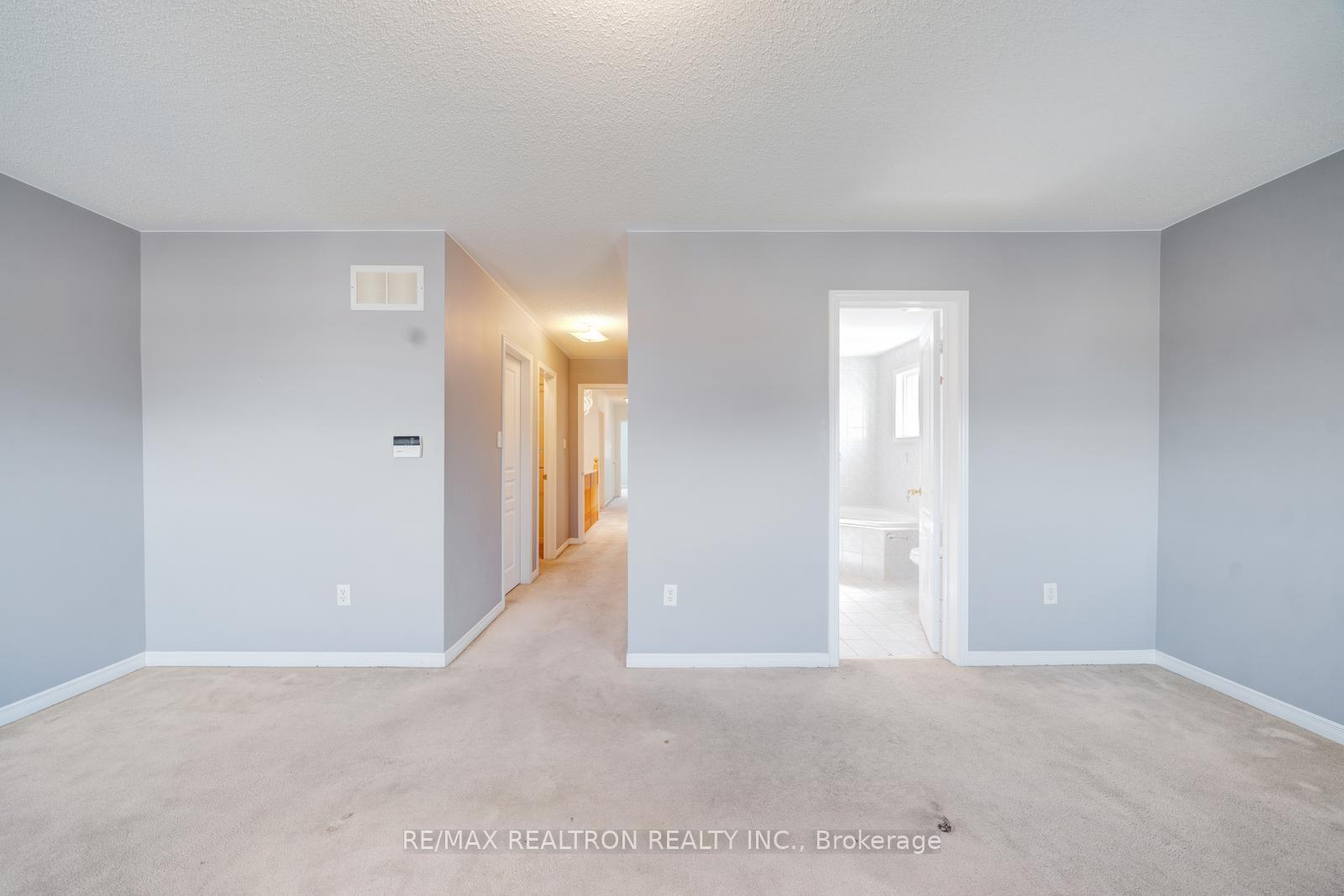 Photo 26 of 60 Harmony Road, Vaughan, Patterson — HOMEH