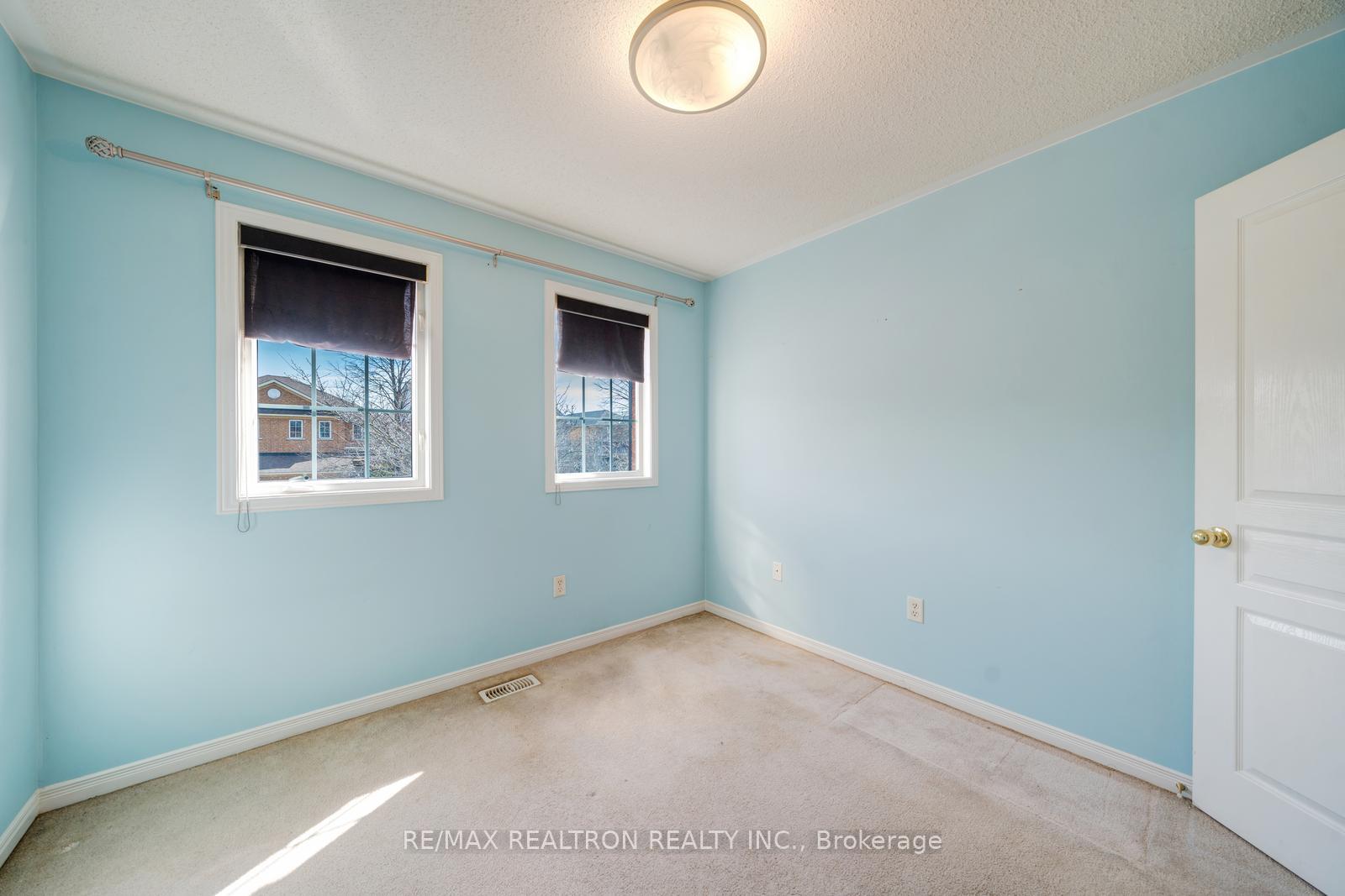 Photo 34 of 60 Harmony Road, Vaughan, Patterson — HOMEH