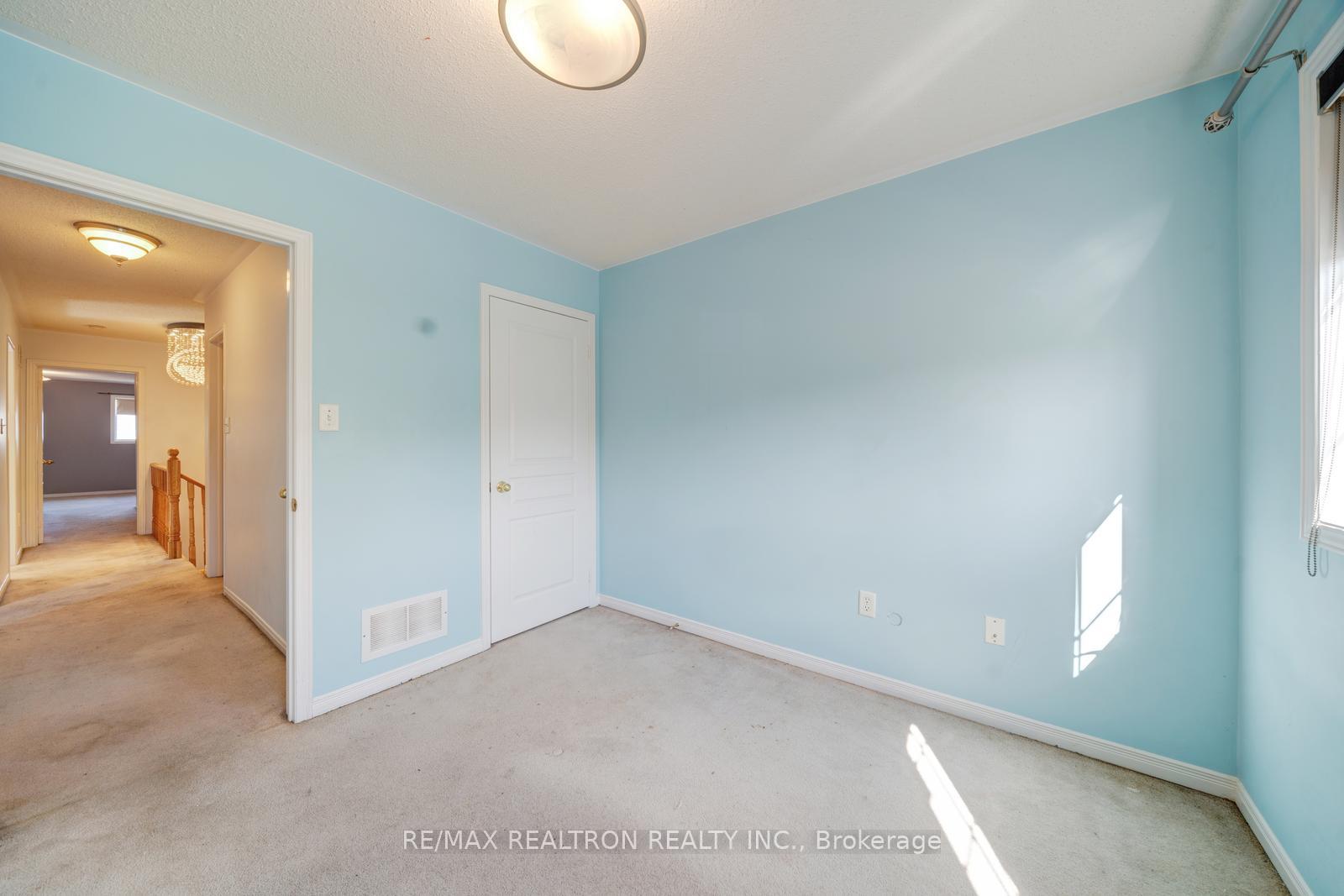 Photo 35 of 60 Harmony Road, Vaughan, Patterson — HOMEH