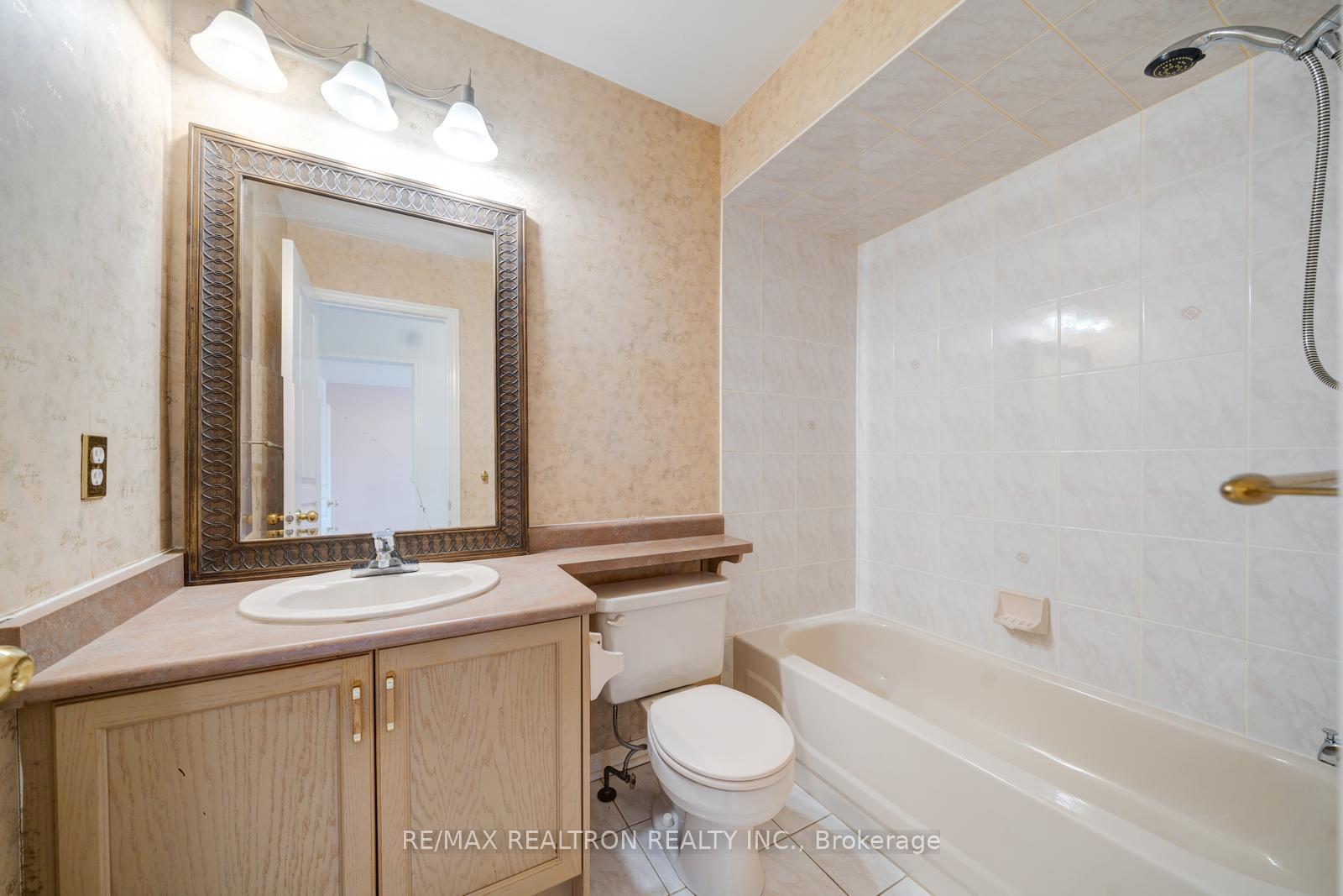 Photo 38 of 60 Harmony Road, Vaughan, Patterson — HOMEH