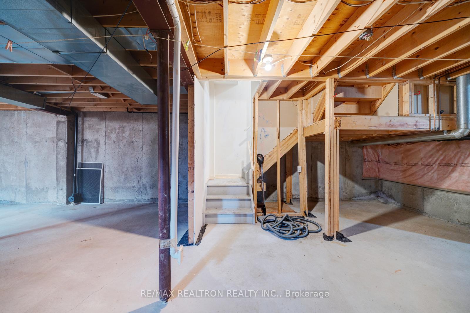 Photo 42 of 60 Harmony Road, Vaughan, Patterson — HOMEH