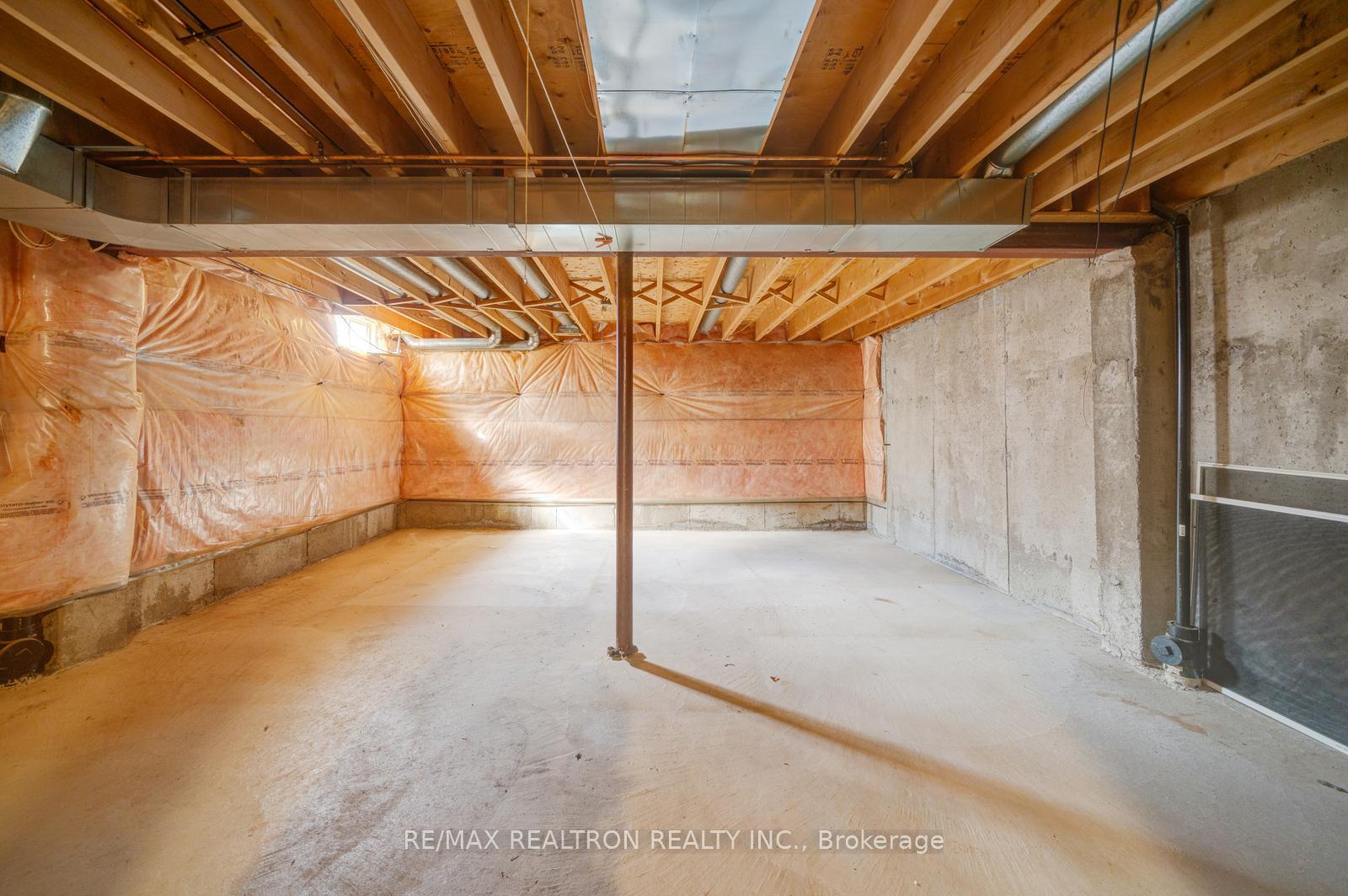 Photo 45 of 60 Harmony Road, Vaughan, Patterson — HOMEH