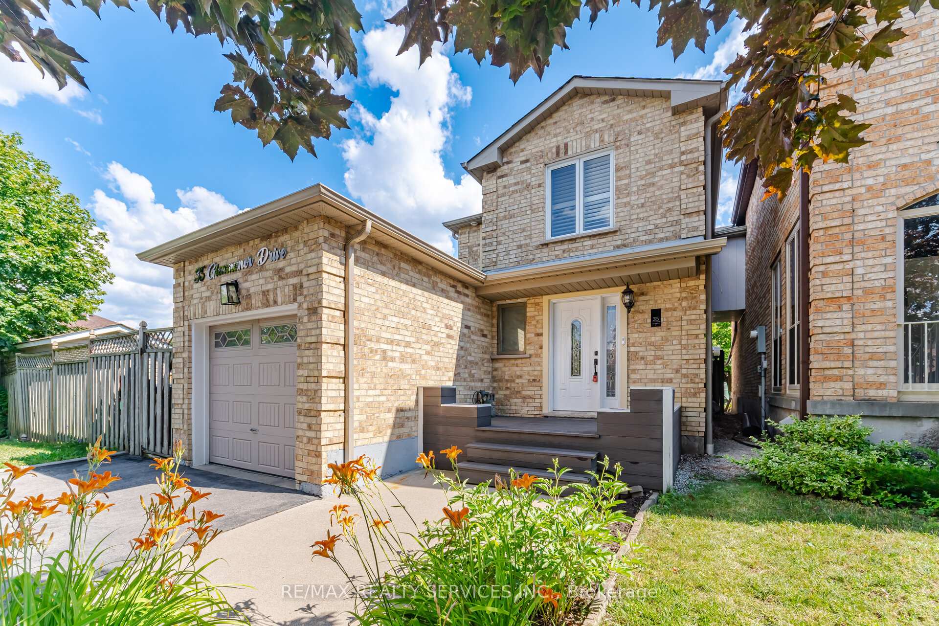 Photo 4 of 35 Glenmanor Drive, Brampton, Heart Lake West — HOMEH