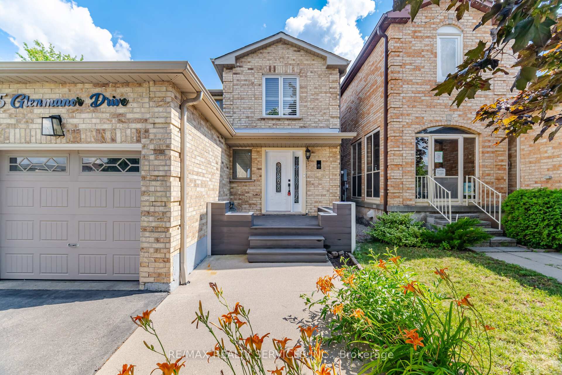 Photo 5 of 35 Glenmanor Drive, Brampton, Heart Lake West — HOMEH