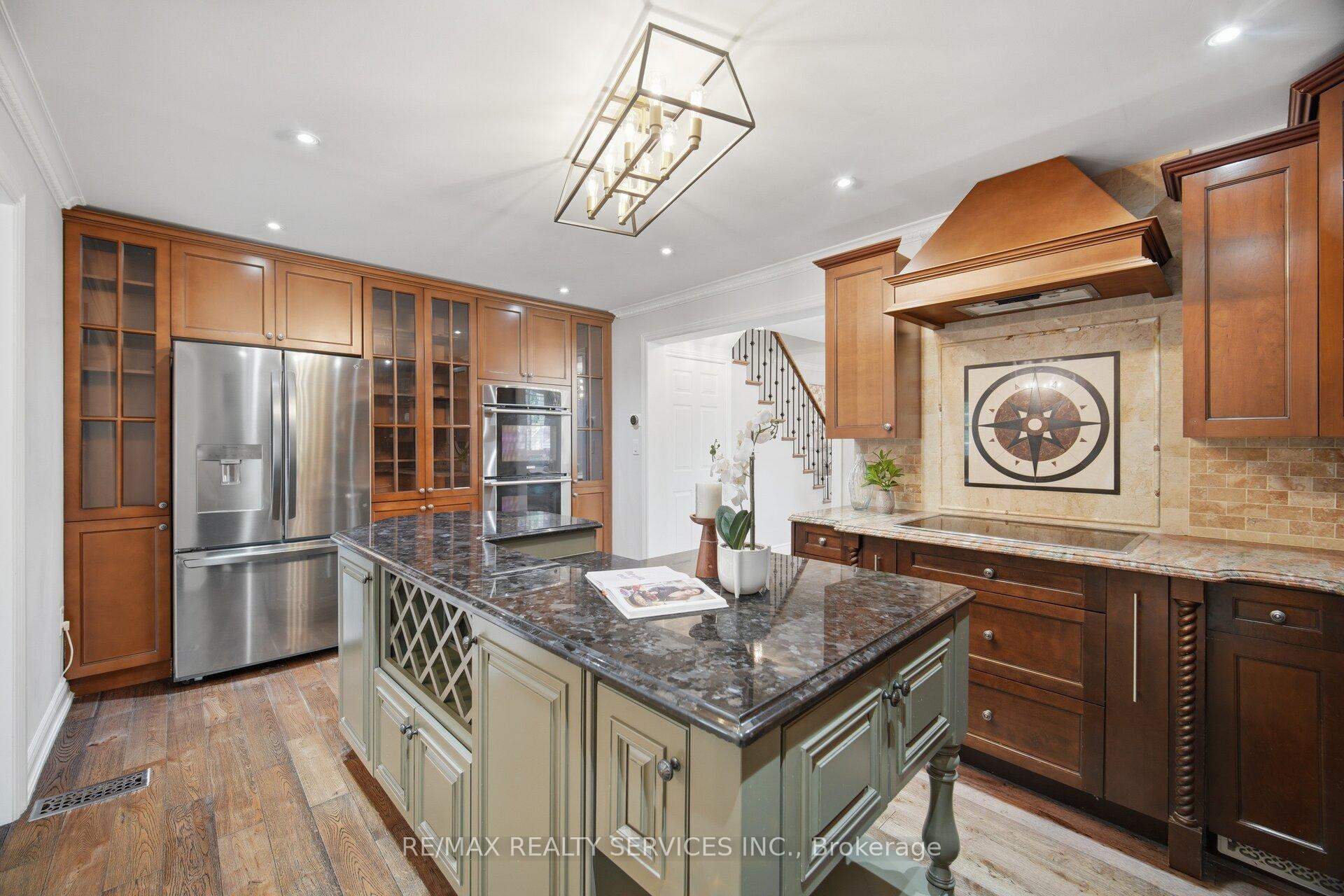 Photo 12 of 35 Glenmanor Drive, Brampton, Heart Lake West — HOMEH