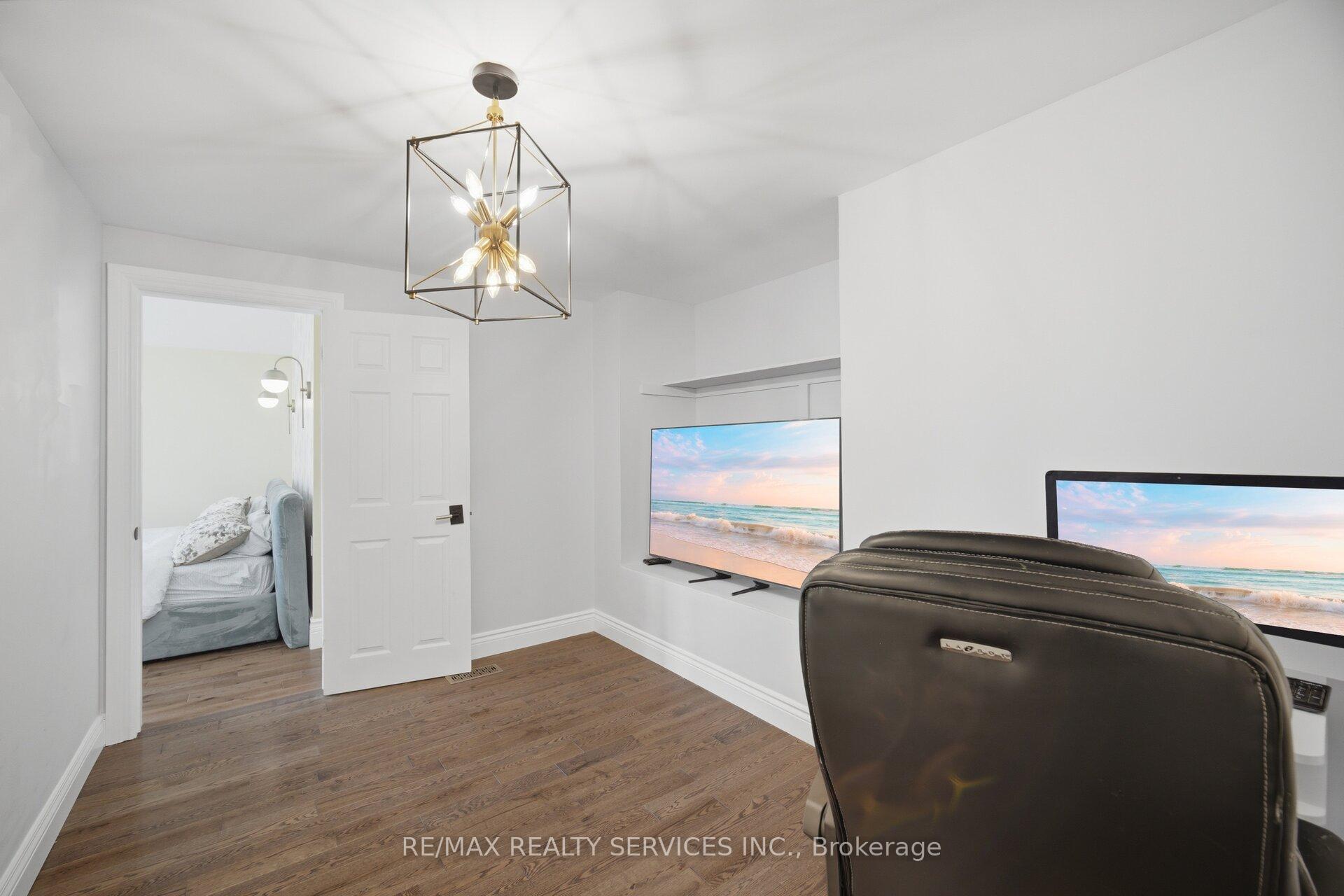 Photo 24 of 35 Glenmanor Drive, Brampton, Heart Lake West — HOMEH