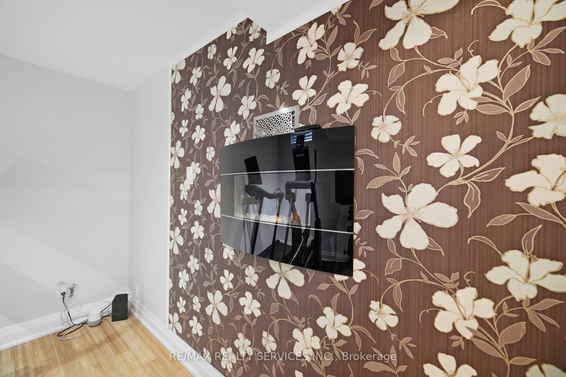 Photo 37 of 35 Glenmanor Drive, Brampton, Heart Lake West — HOMEH