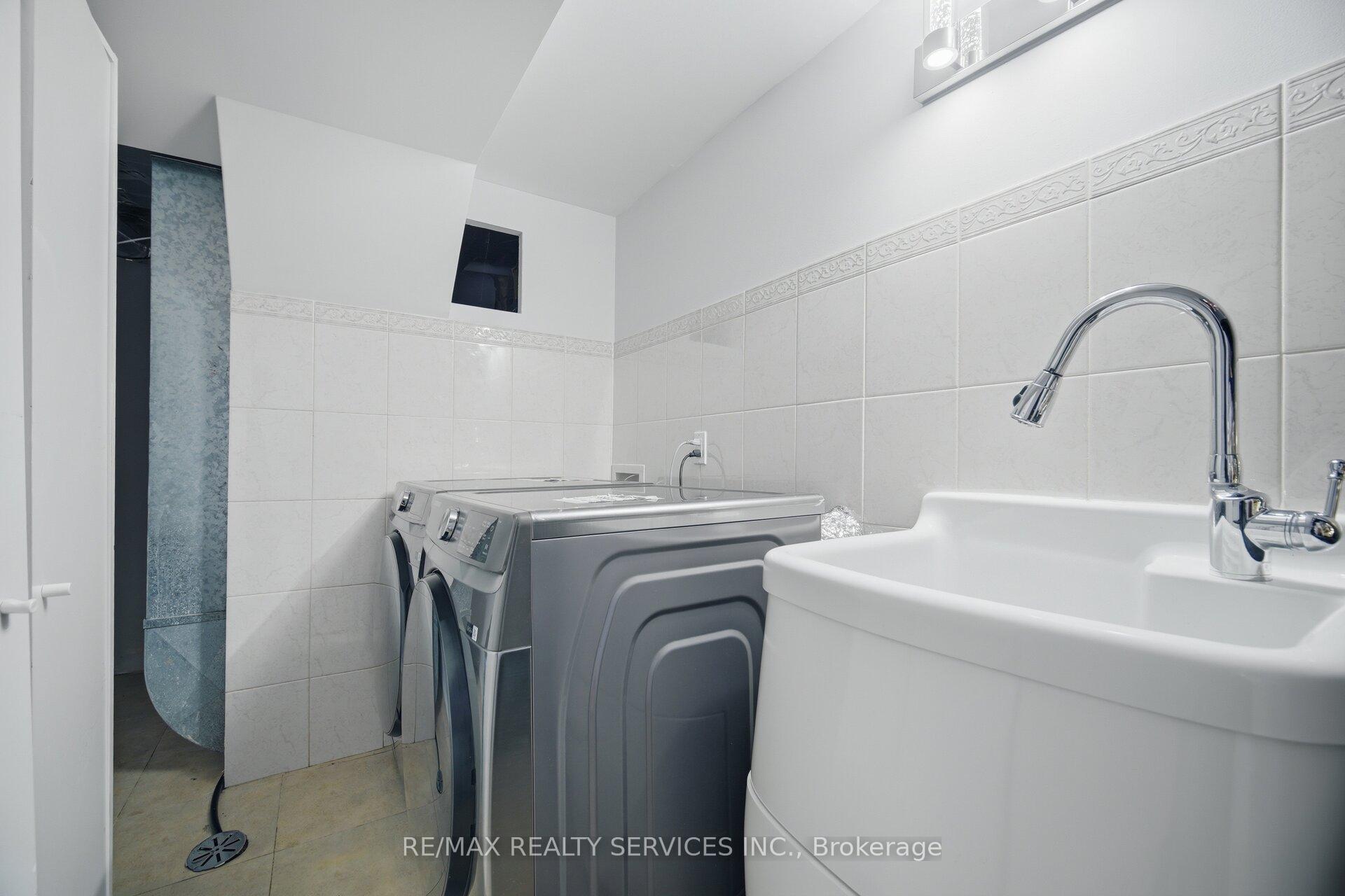Photo 40 of 35 Glenmanor Drive, Brampton, Heart Lake West — HOMEH