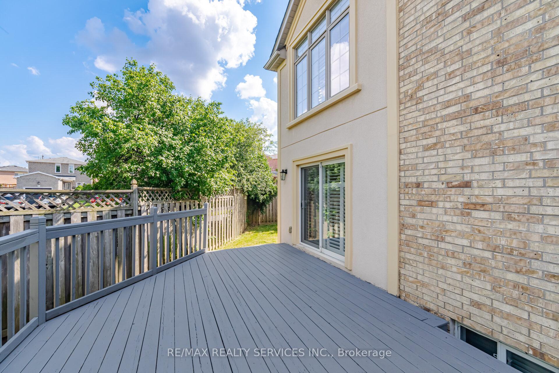 Photo 41 of 35 Glenmanor Drive, Brampton, Heart Lake West — HOMEH