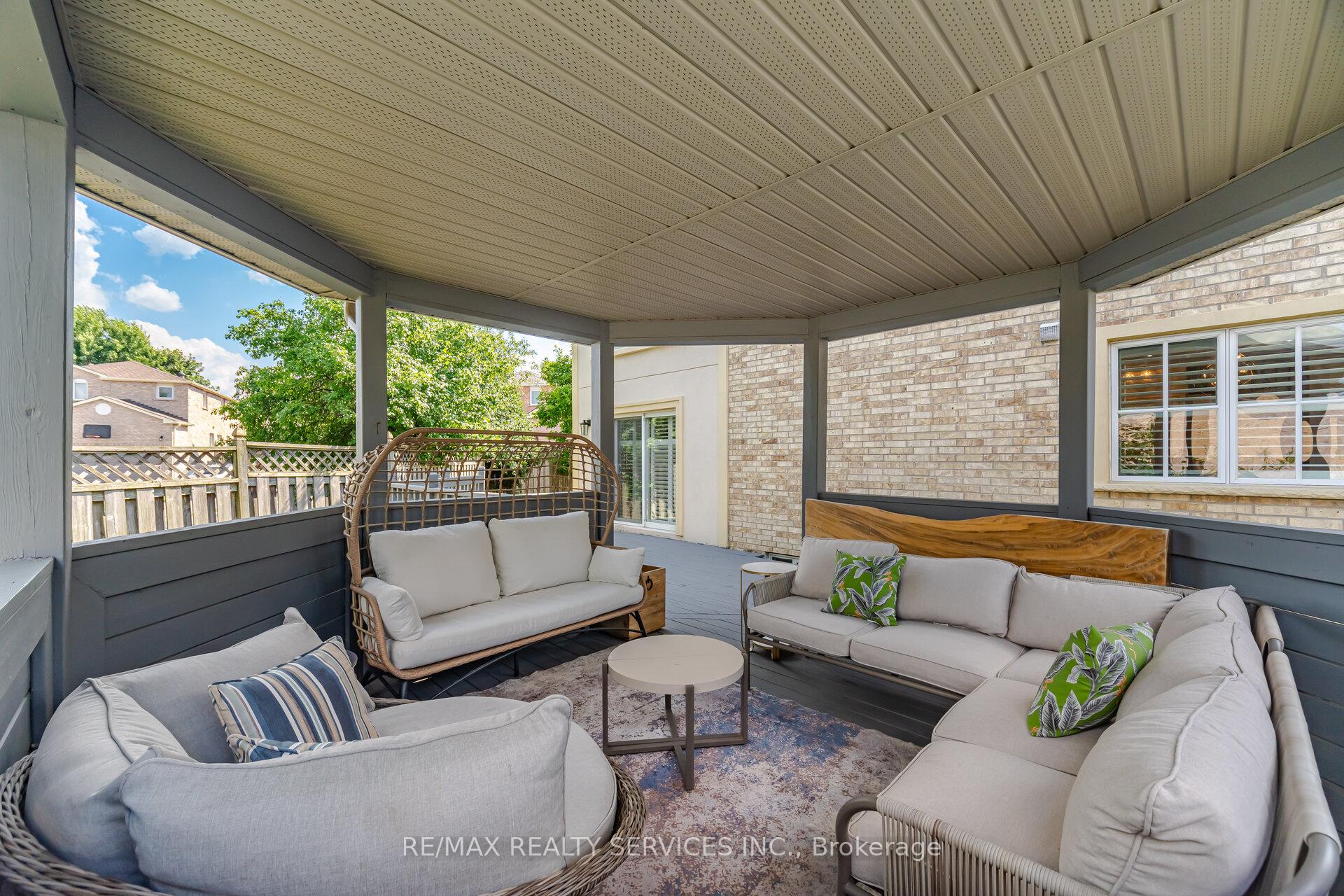 Photo 44 of 35 Glenmanor Drive, Brampton, Heart Lake West — HOMEH