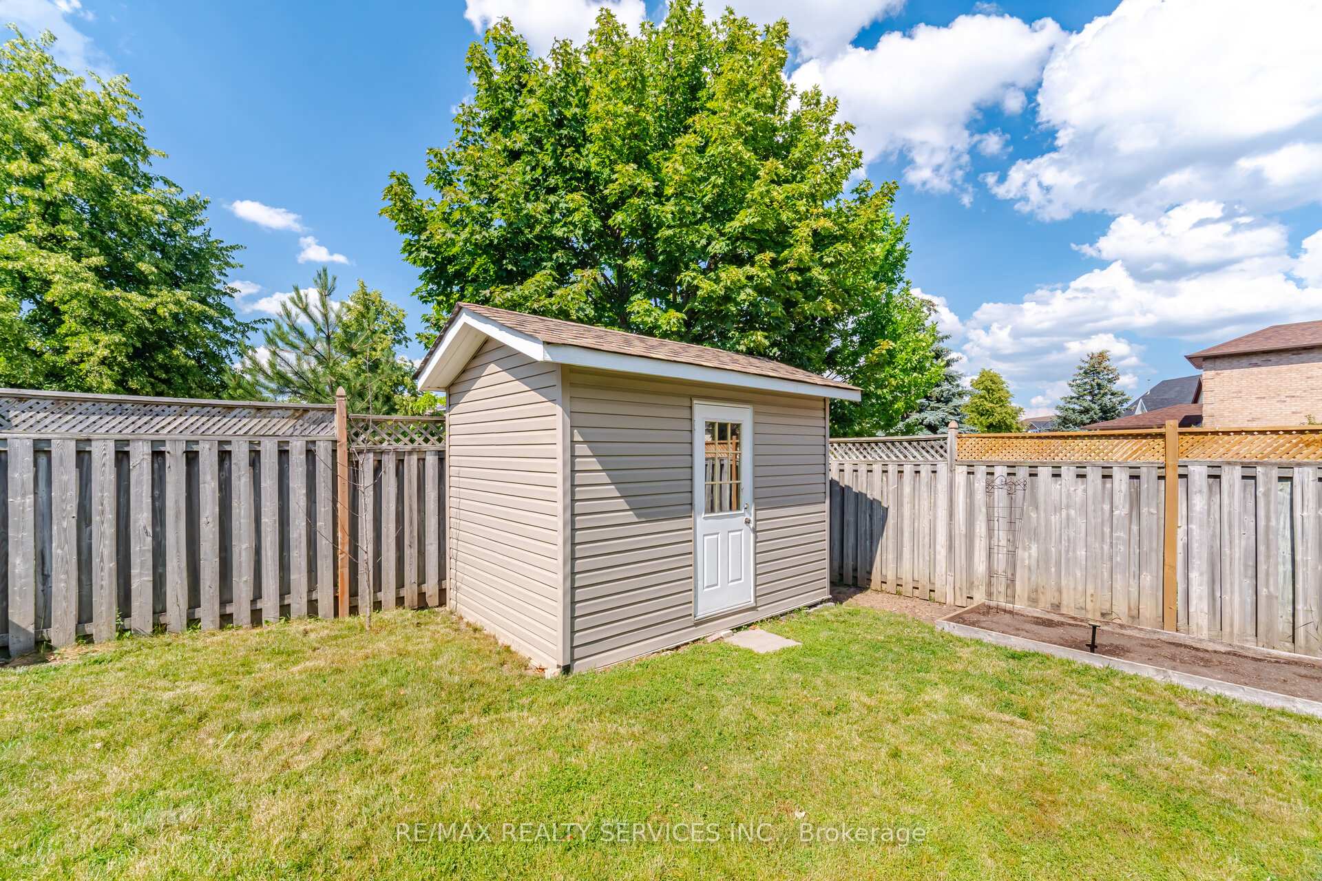 Photo 46 of 35 Glenmanor Drive, Brampton, Heart Lake West — HOMEH