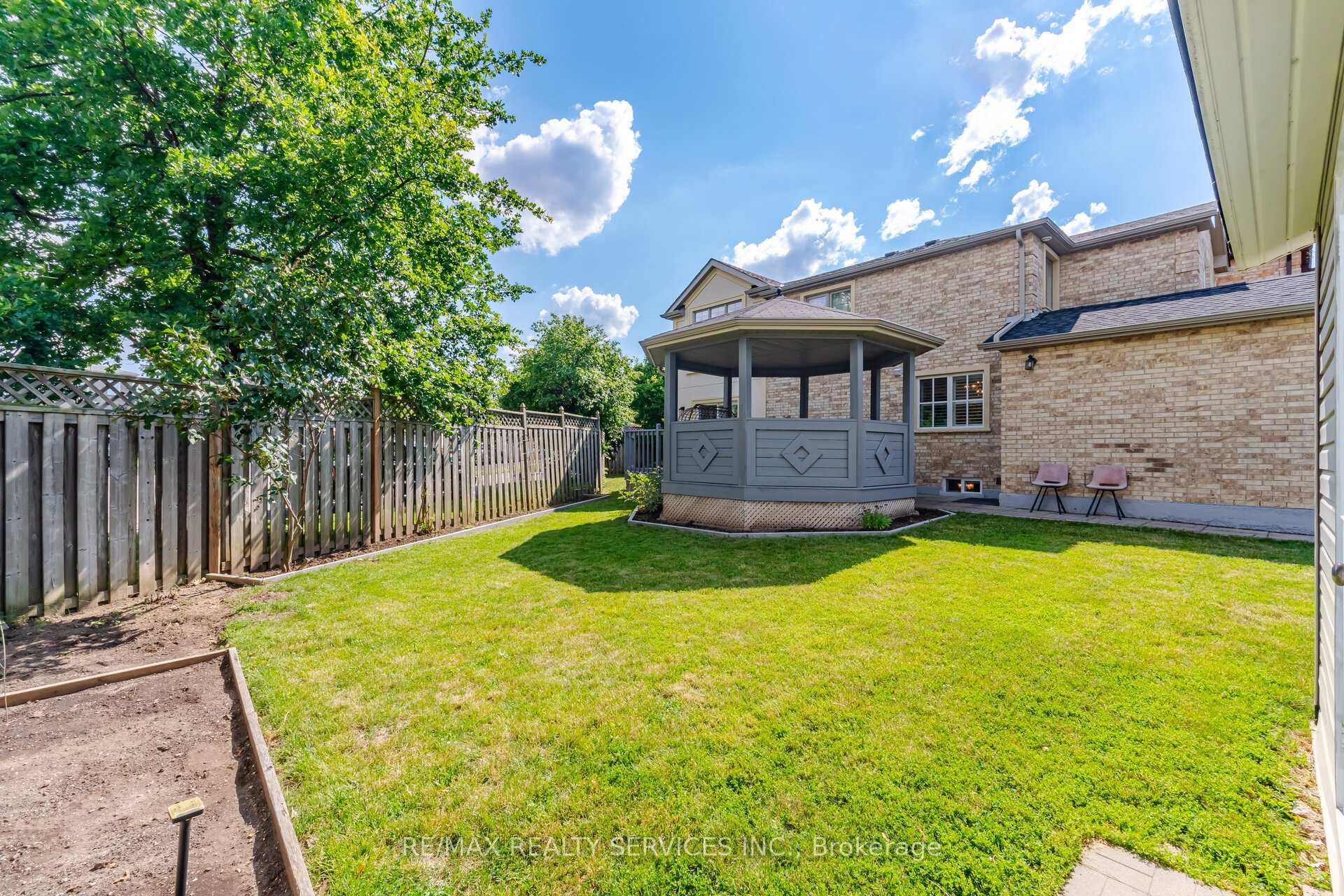 Photo 48 of 35 Glenmanor Drive, Brampton, Heart Lake West — HOMEH
