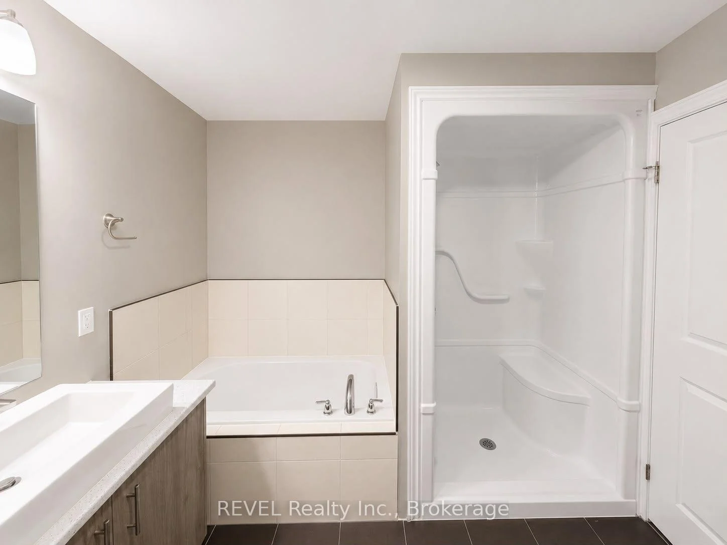 Photo 13 of 4 Mclaughlin Street, Welland, Lincoln/Crowland — HOMEH