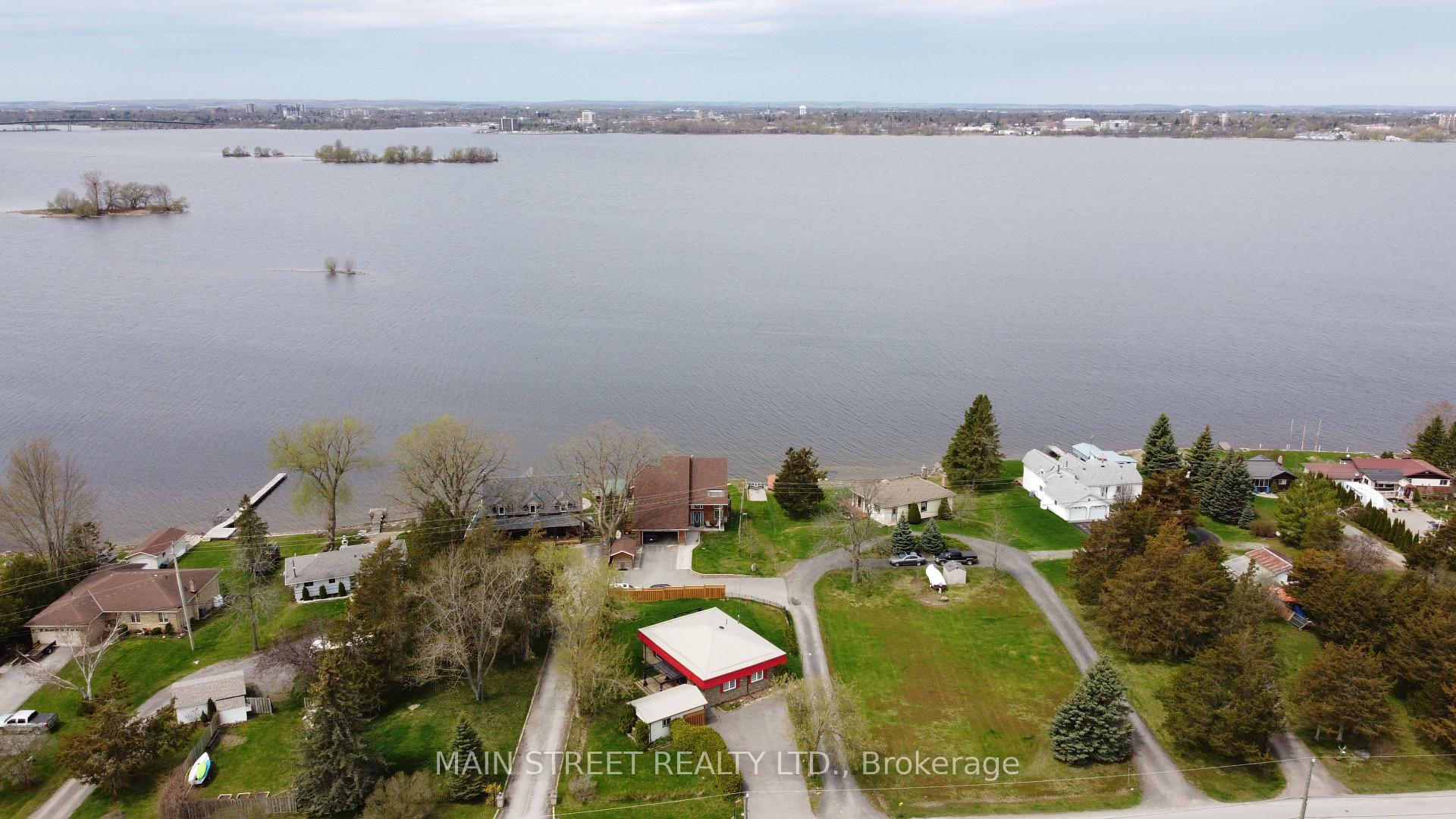 Photo 4 of 35 Peats Point Road, Prince Edward County, Ameliasburg Ward — HOMEH