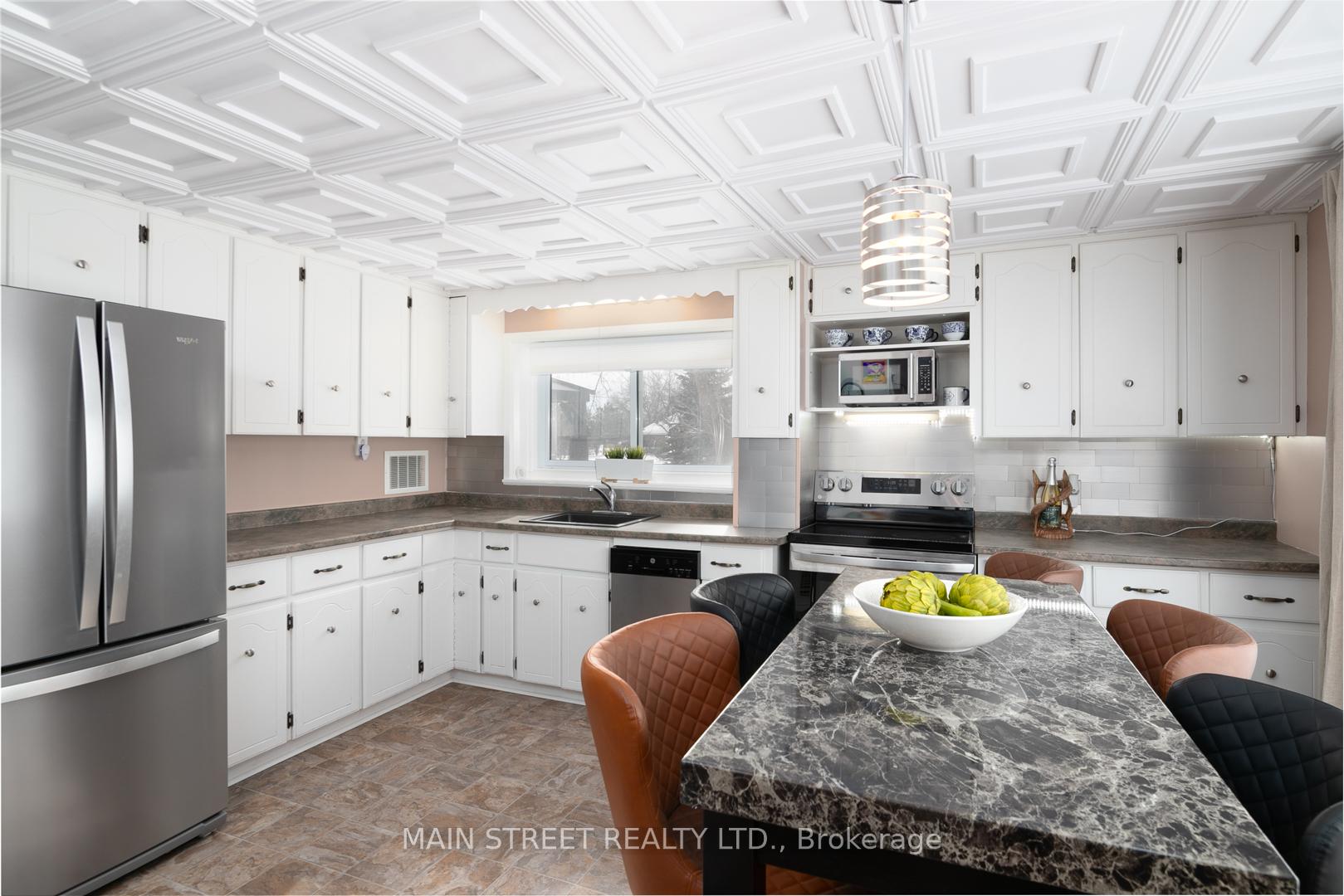 Photo 10 of 35 Peats Point Road, Prince Edward County, Ameliasburg Ward — HOMEH