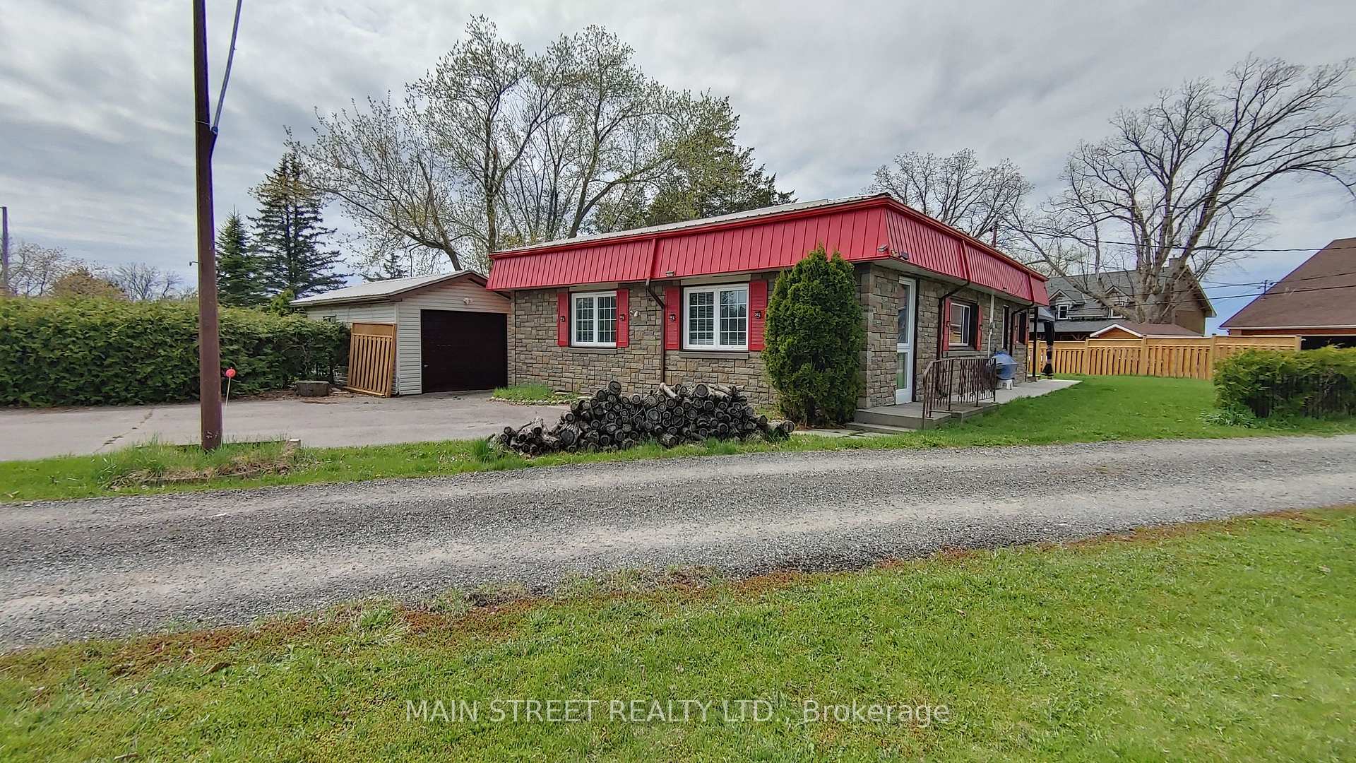 Photo 30 of 35 Peats Point Road, Prince Edward County, Ameliasburg Ward — HOMEH