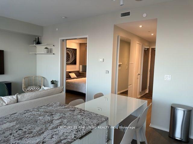 Photo 6 of Unit 6202, 1 Bloor Street E, Toronto, Church-Yonge Corridor — HOMEH