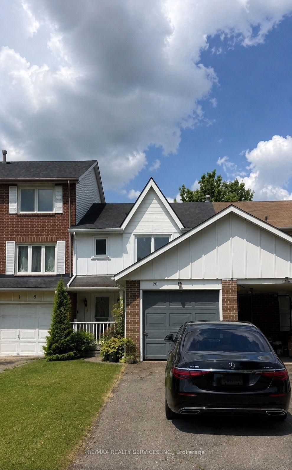 Photo 1 of 20 Lansing Square, Brampton, Heart Lake West — HOMEH