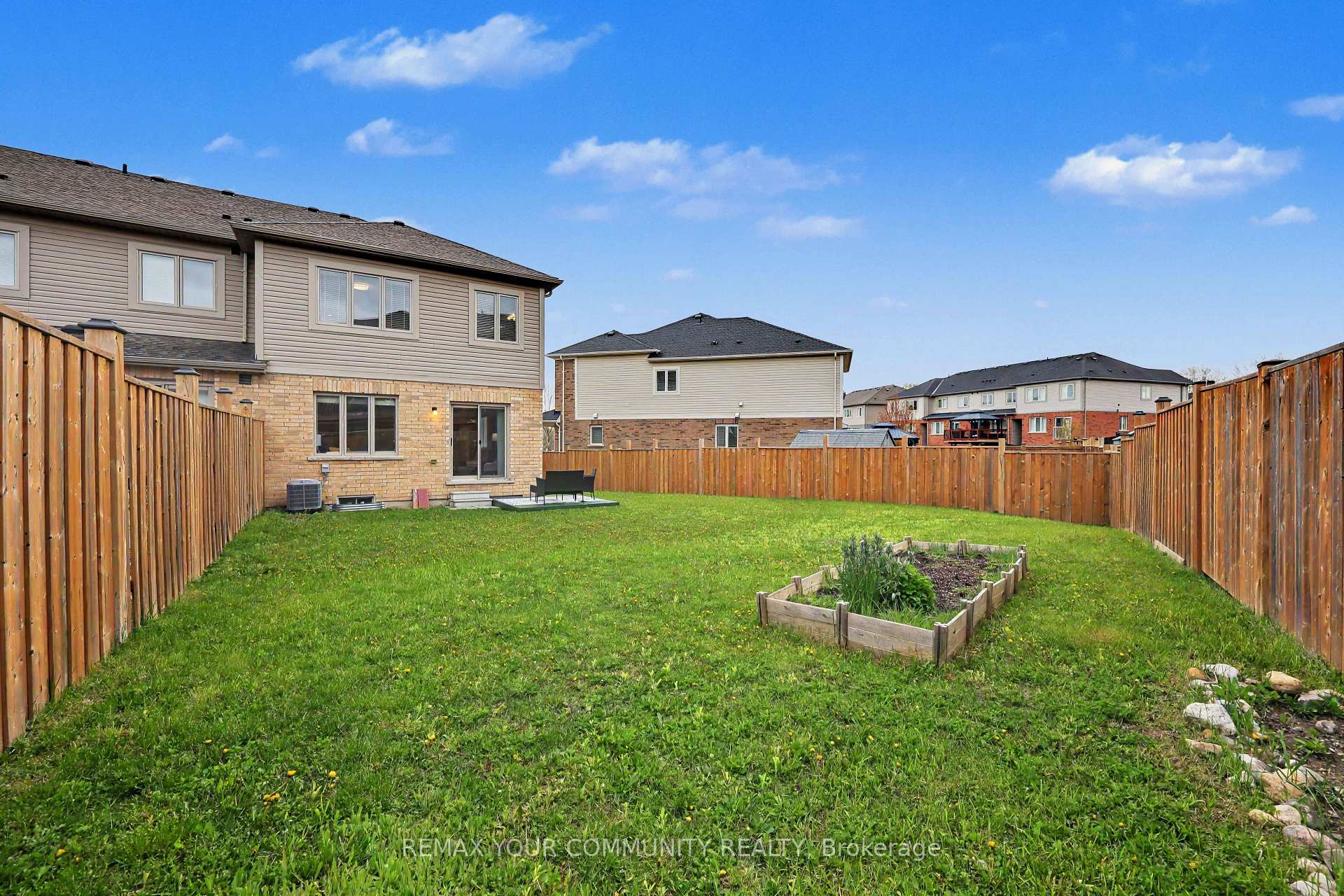Photo 26 of 56 Skinner Drive, Guelph, Grange Road — HOMEH
