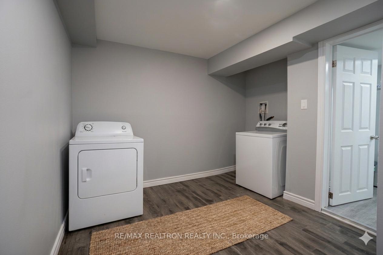 Photo 7 of Unit Lower, 3 Evergreen Crescent, Markham, Aileen-Willowbrook — HOMEH