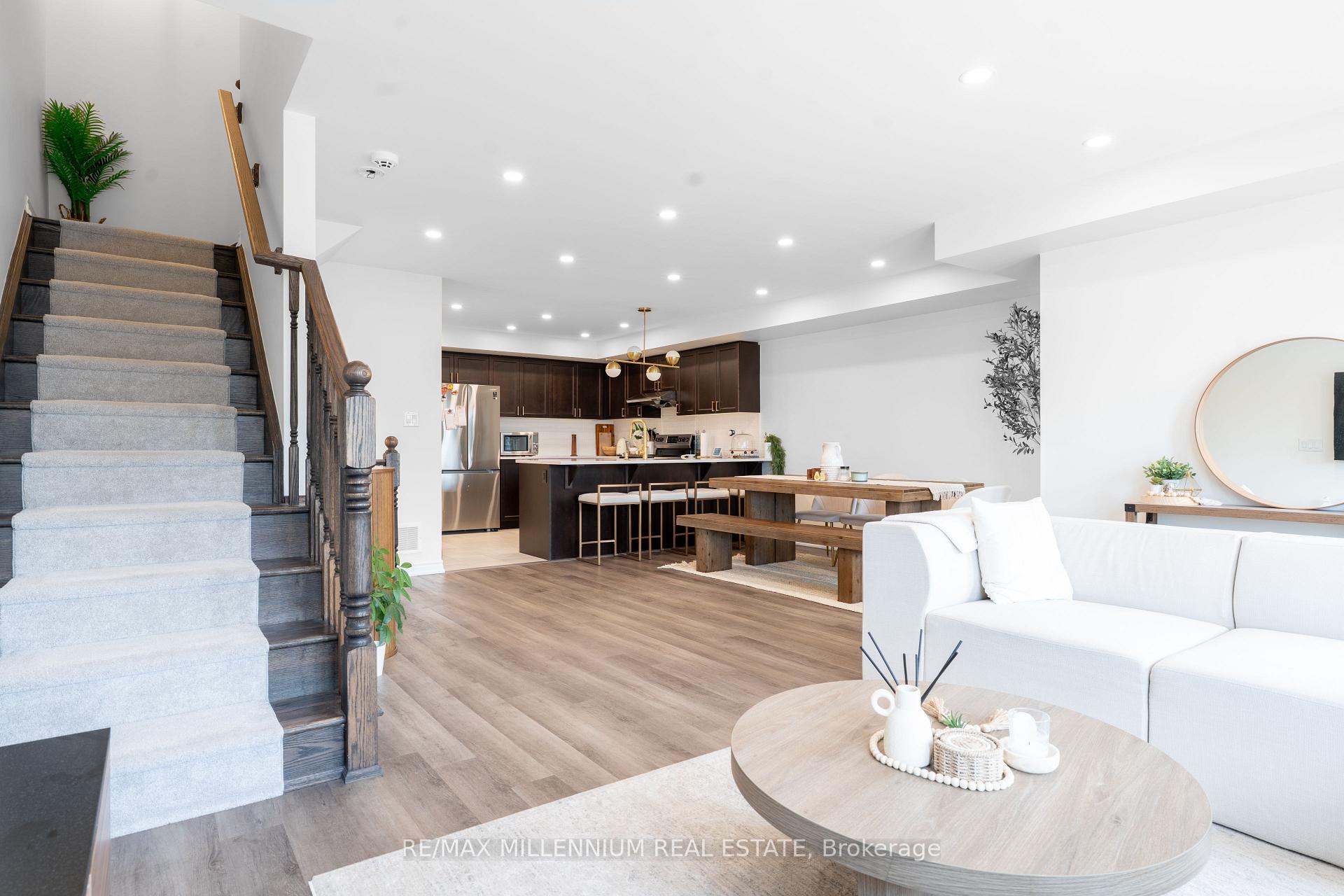 Photo 14 of 974 Hickory Crescent, Milton, Cobban — HOMEH
