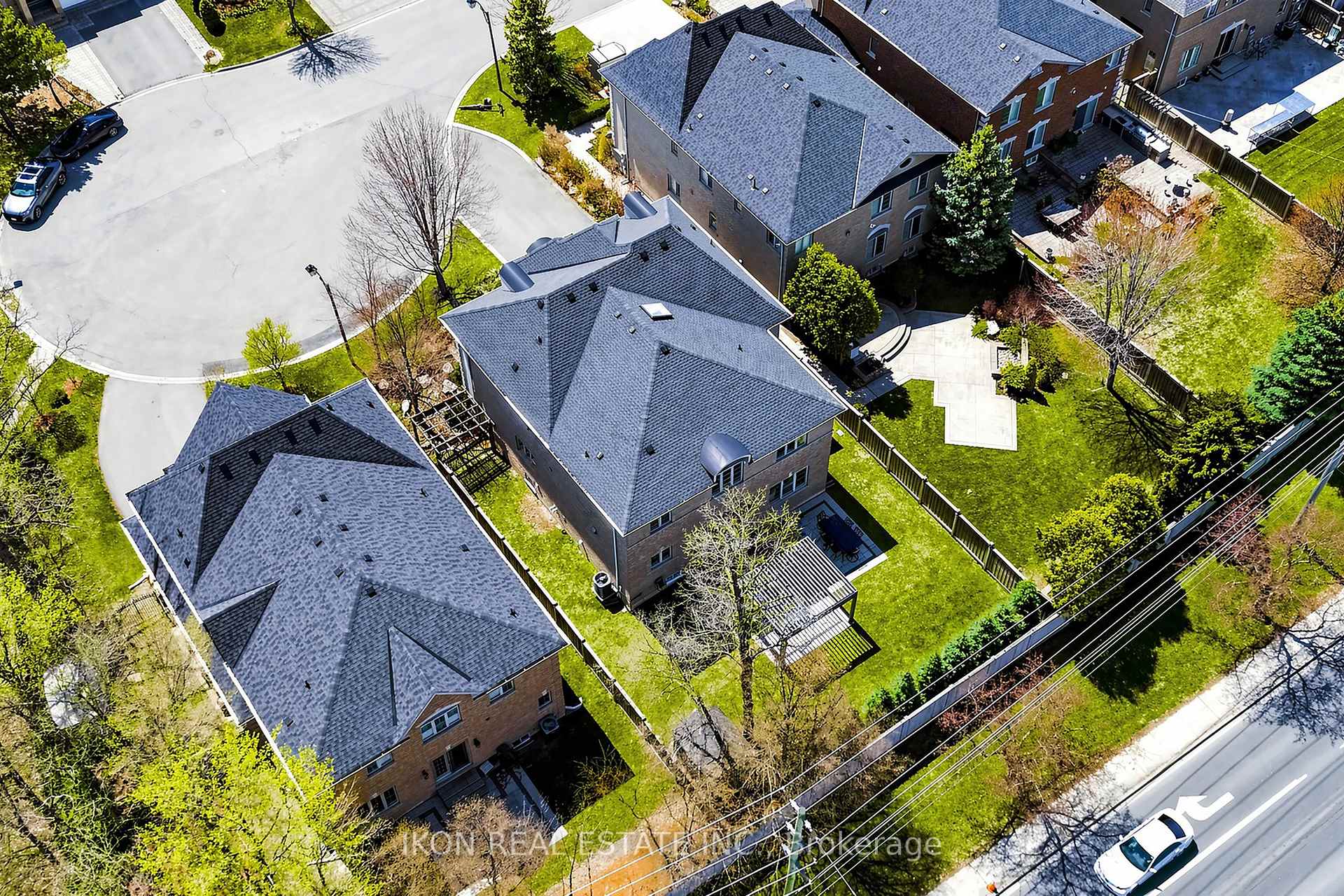 Photo 4 of 20 16th Lane, Markham, Unionville — HOMEH