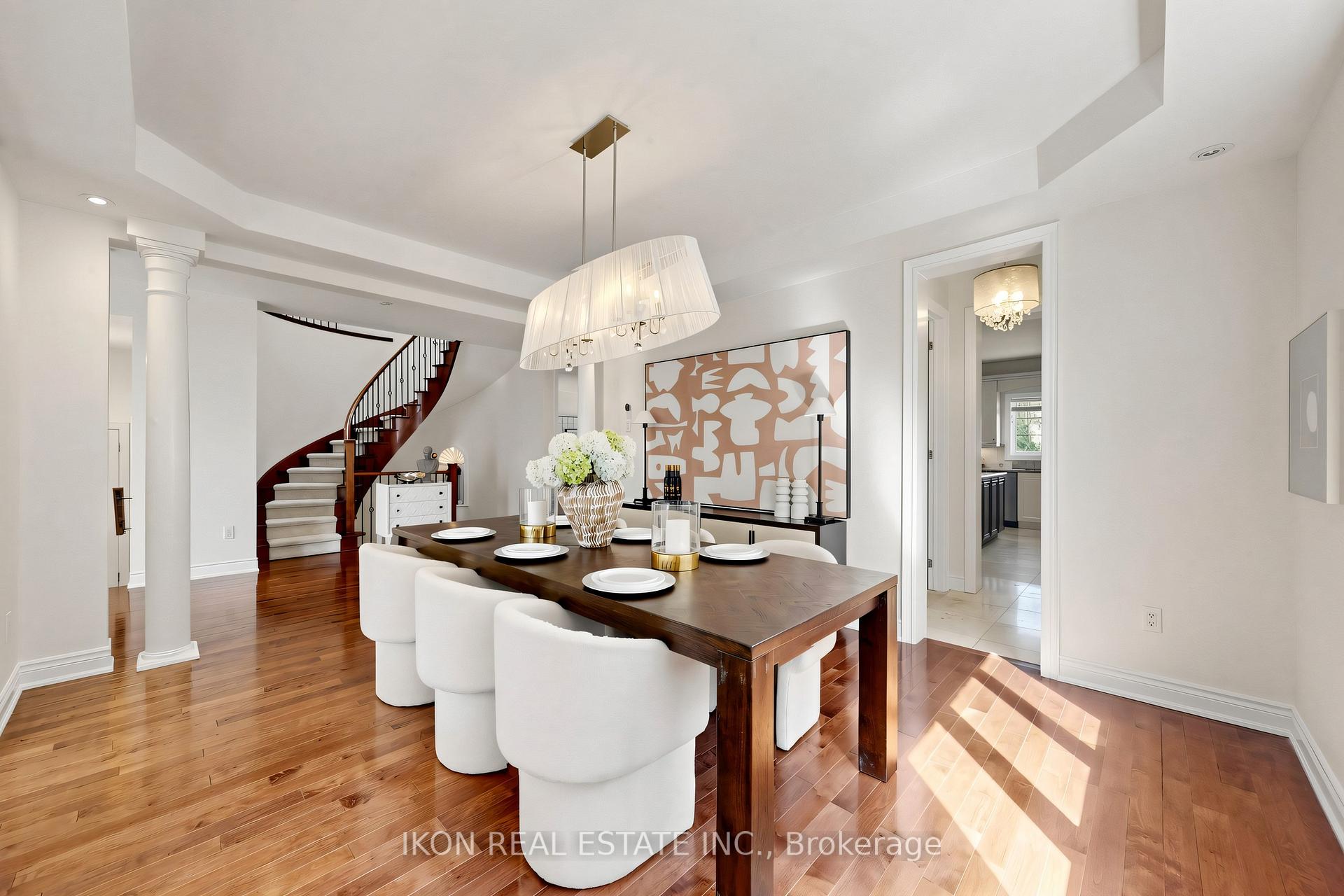 Photo 7 of 20 16th Lane, Markham, Unionville — HOMEH