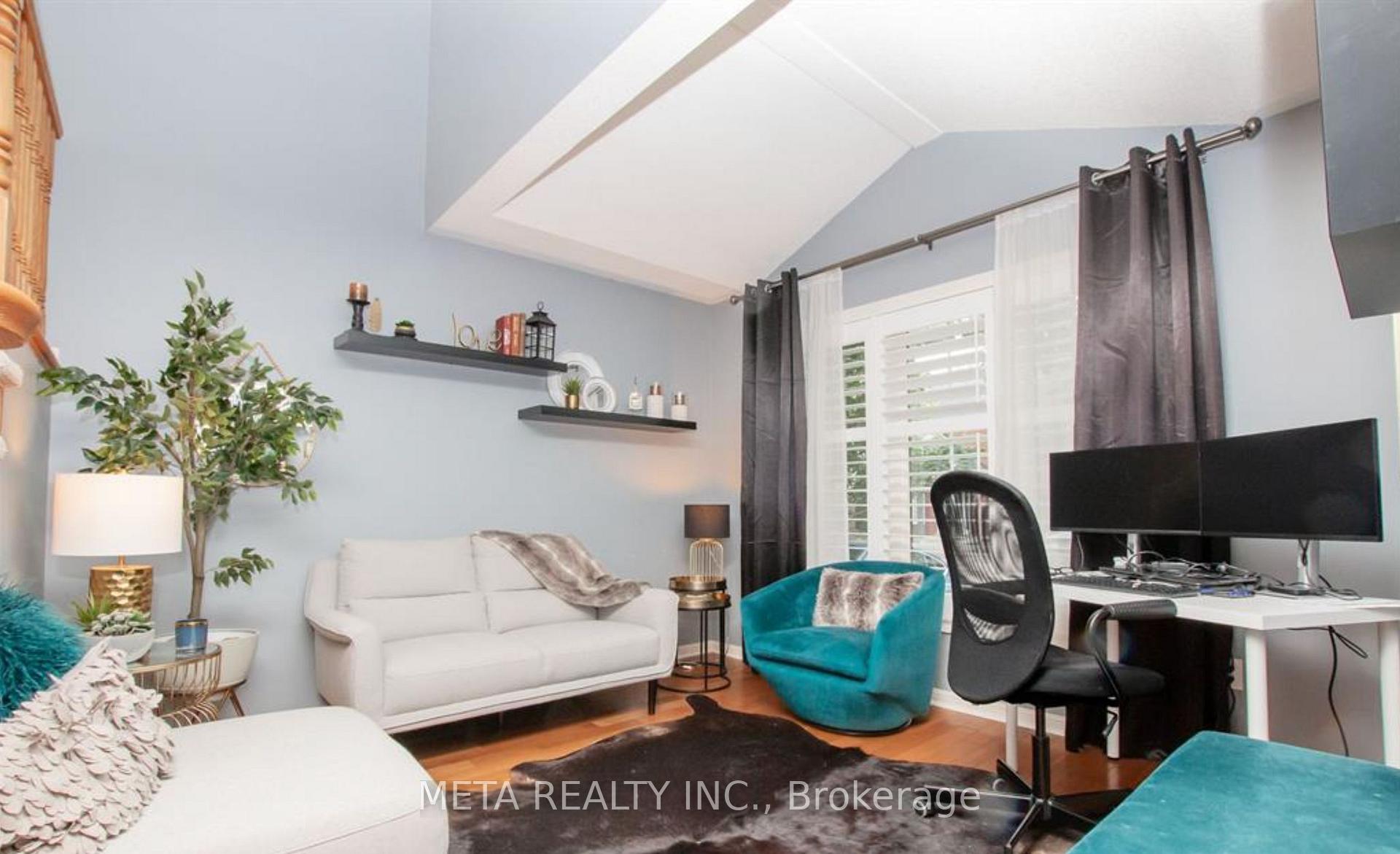 Photo 3 of 2109 Dunmore Avenue, Burlington, Orchard — HOMEH
