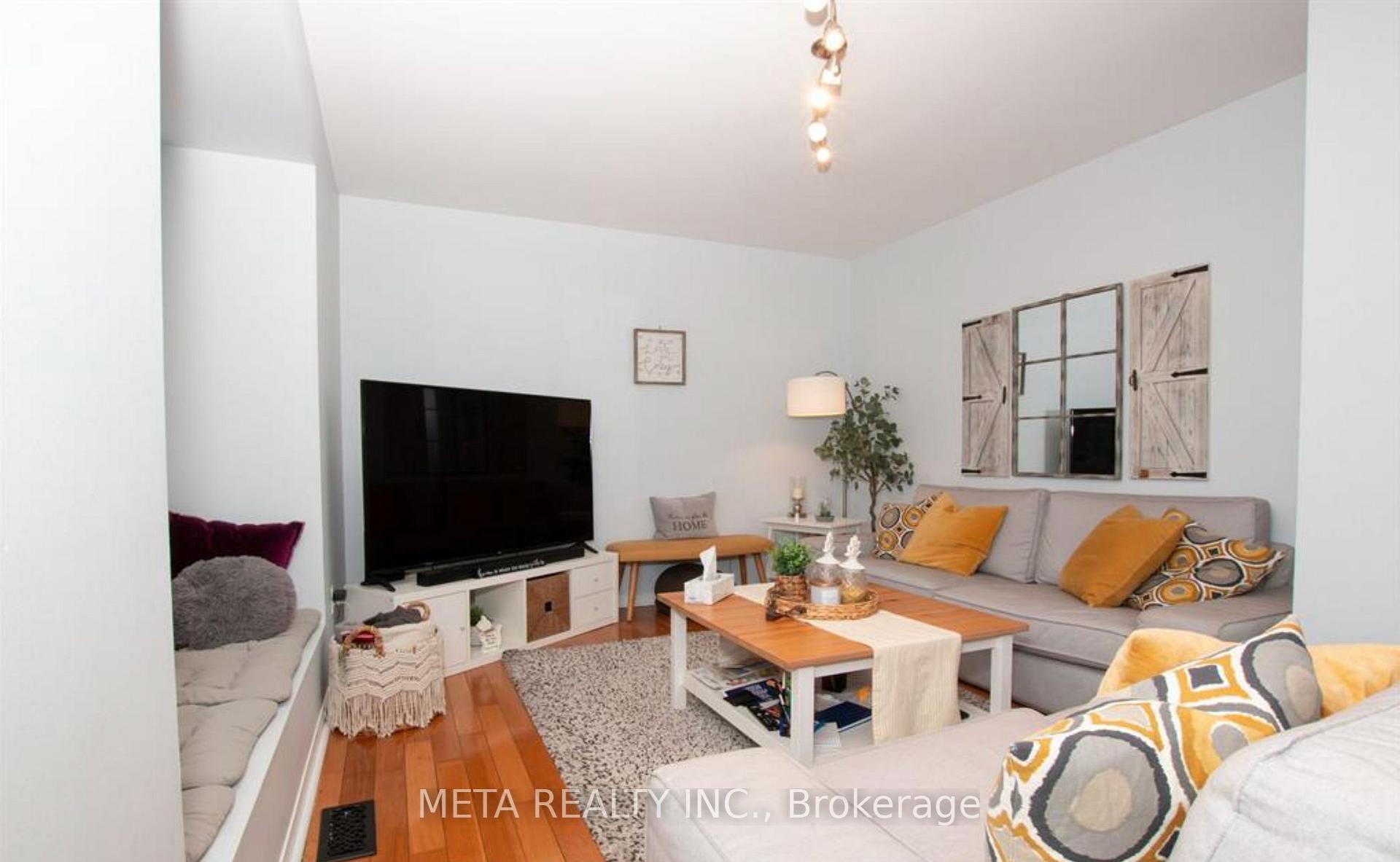 Photo 10 of 2109 Dunmore Avenue, Burlington, Orchard — HOMEH