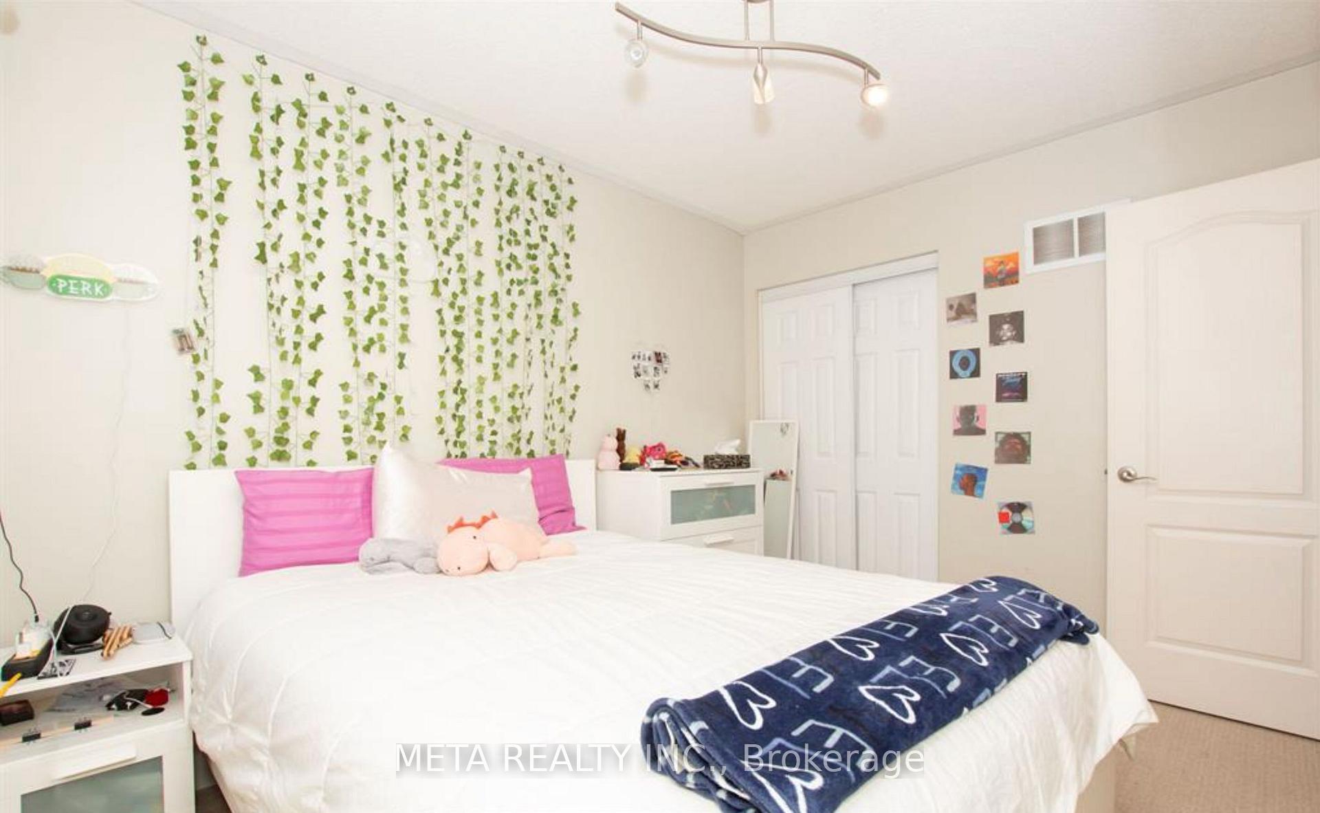 Photo 11 of 2109 Dunmore Avenue, Burlington, Orchard — HOMEH