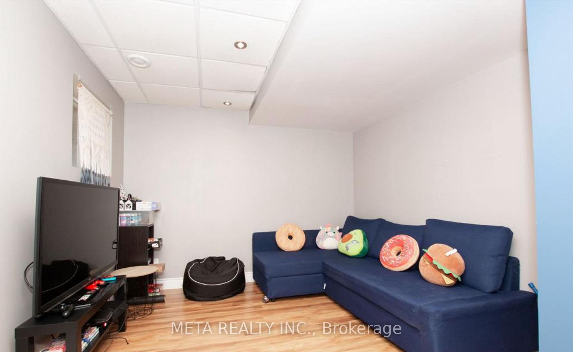 Photo 16 of 2109 Dunmore Avenue, Burlington, Orchard — HOMEH