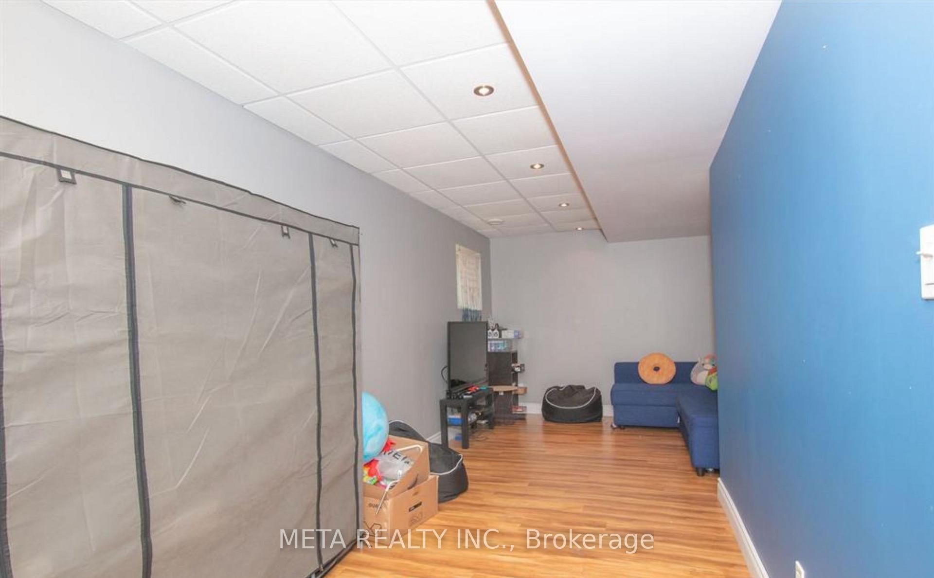 Photo 17 of 2109 Dunmore Avenue, Burlington, Orchard — HOMEH